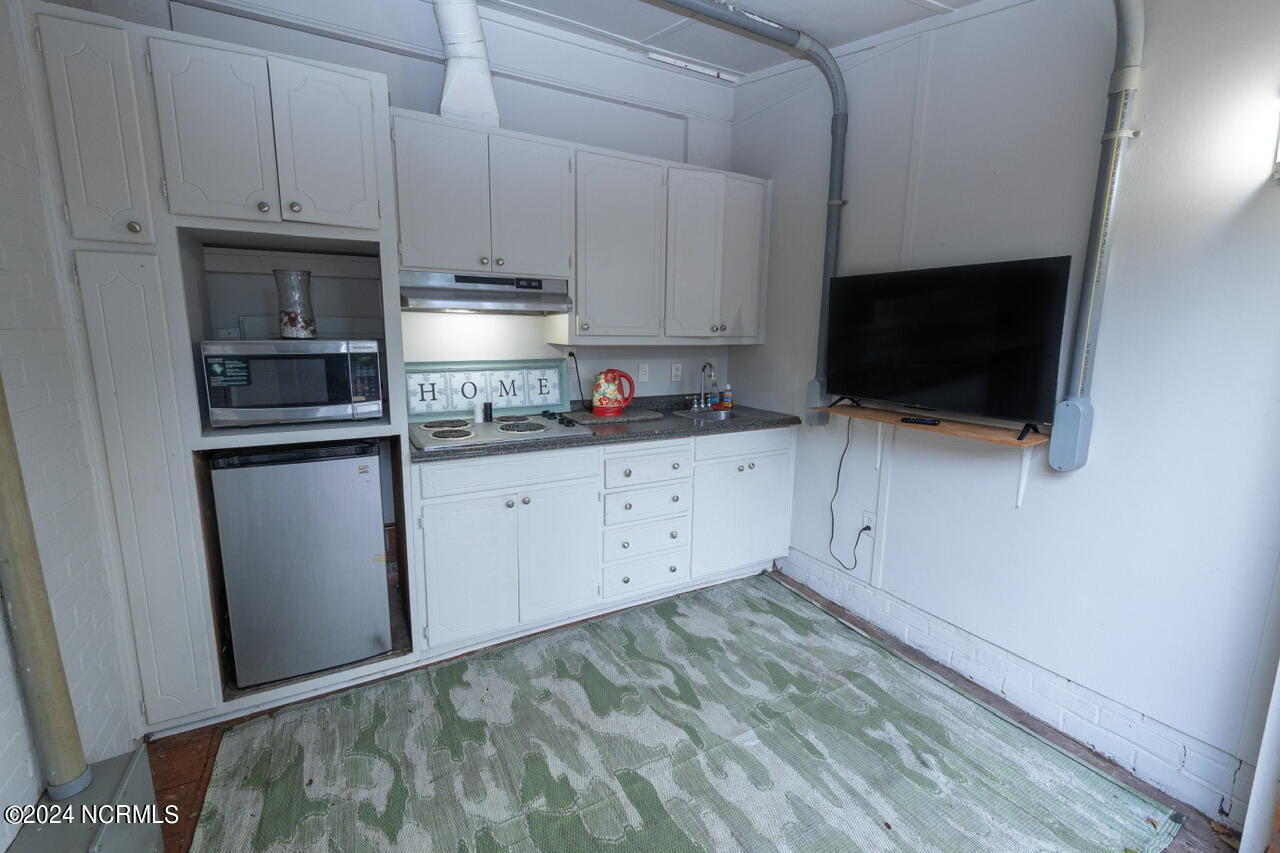 1048 E Rock Spring Road Property Photo 44