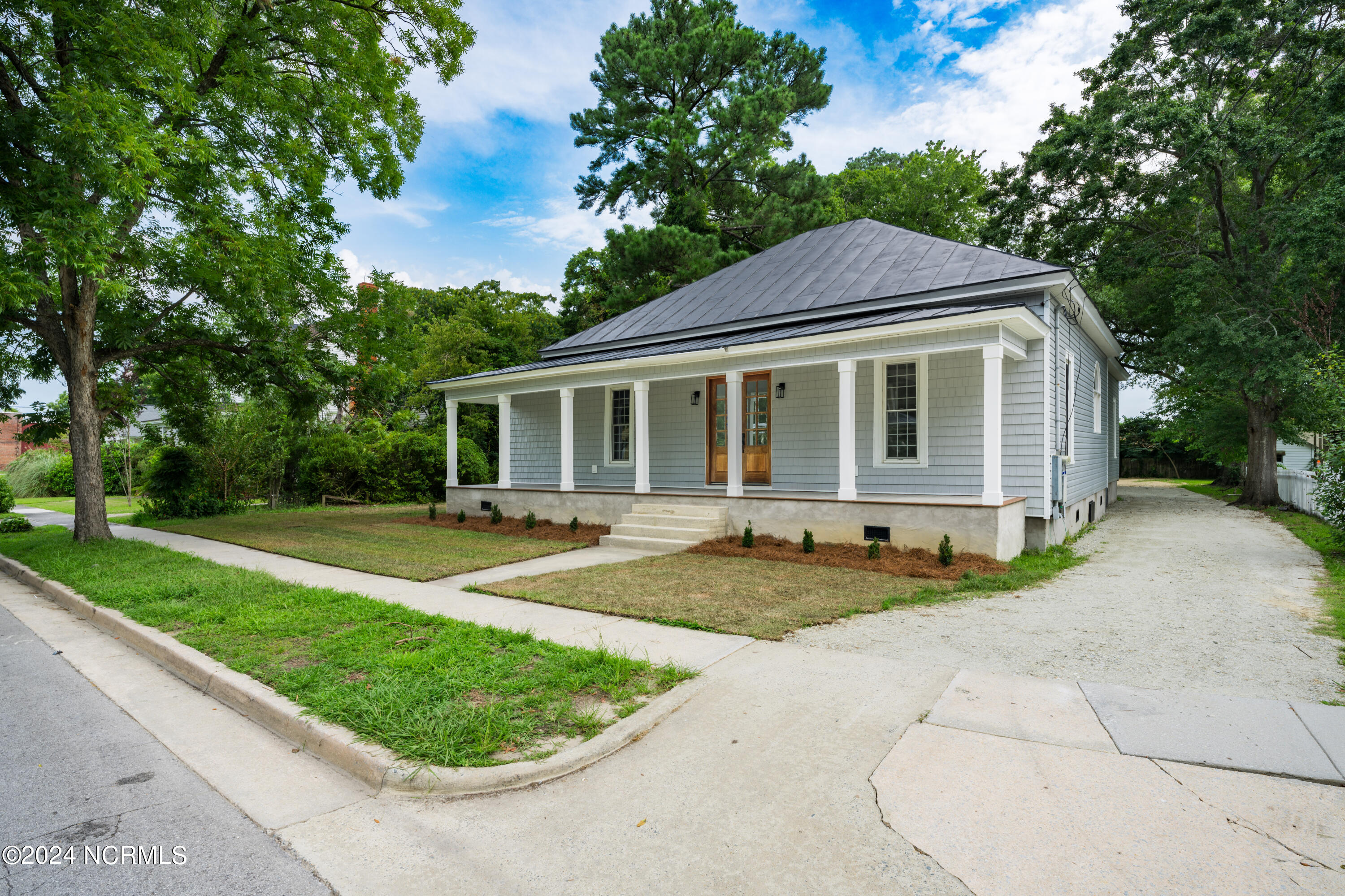 108 E Hargett Street Property Photo 2