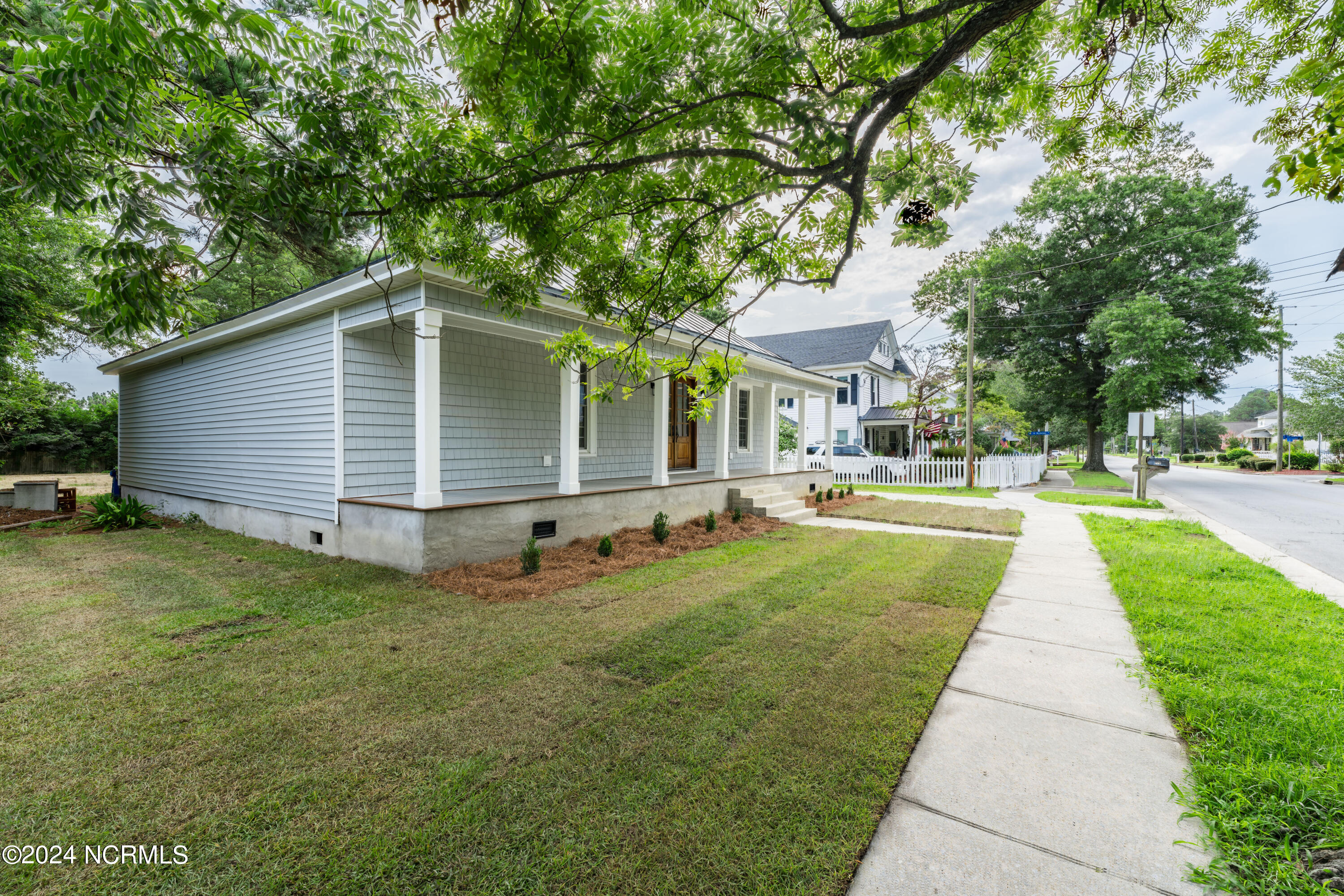 108 E Hargett Street Property Photo 3
