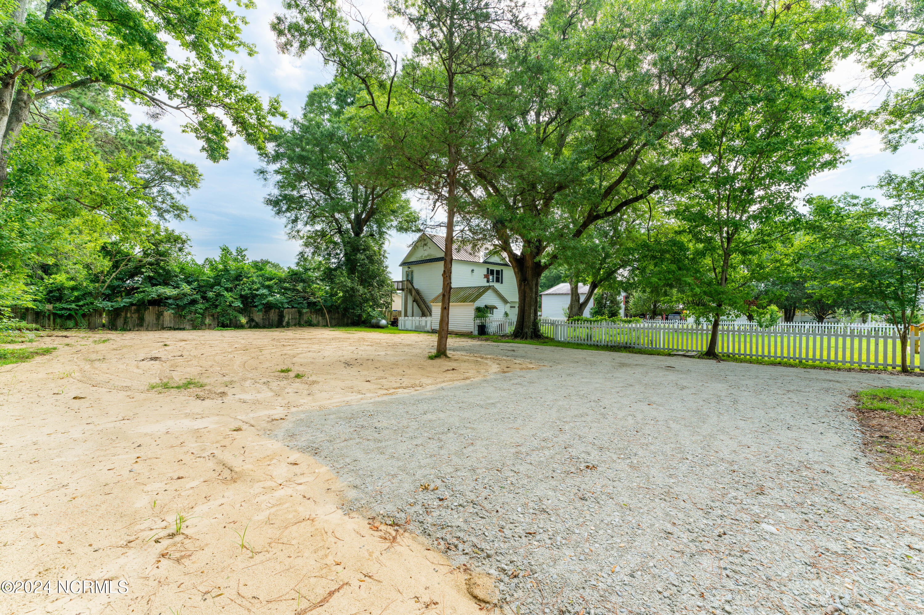 108 E Hargett Street Property Photo 7