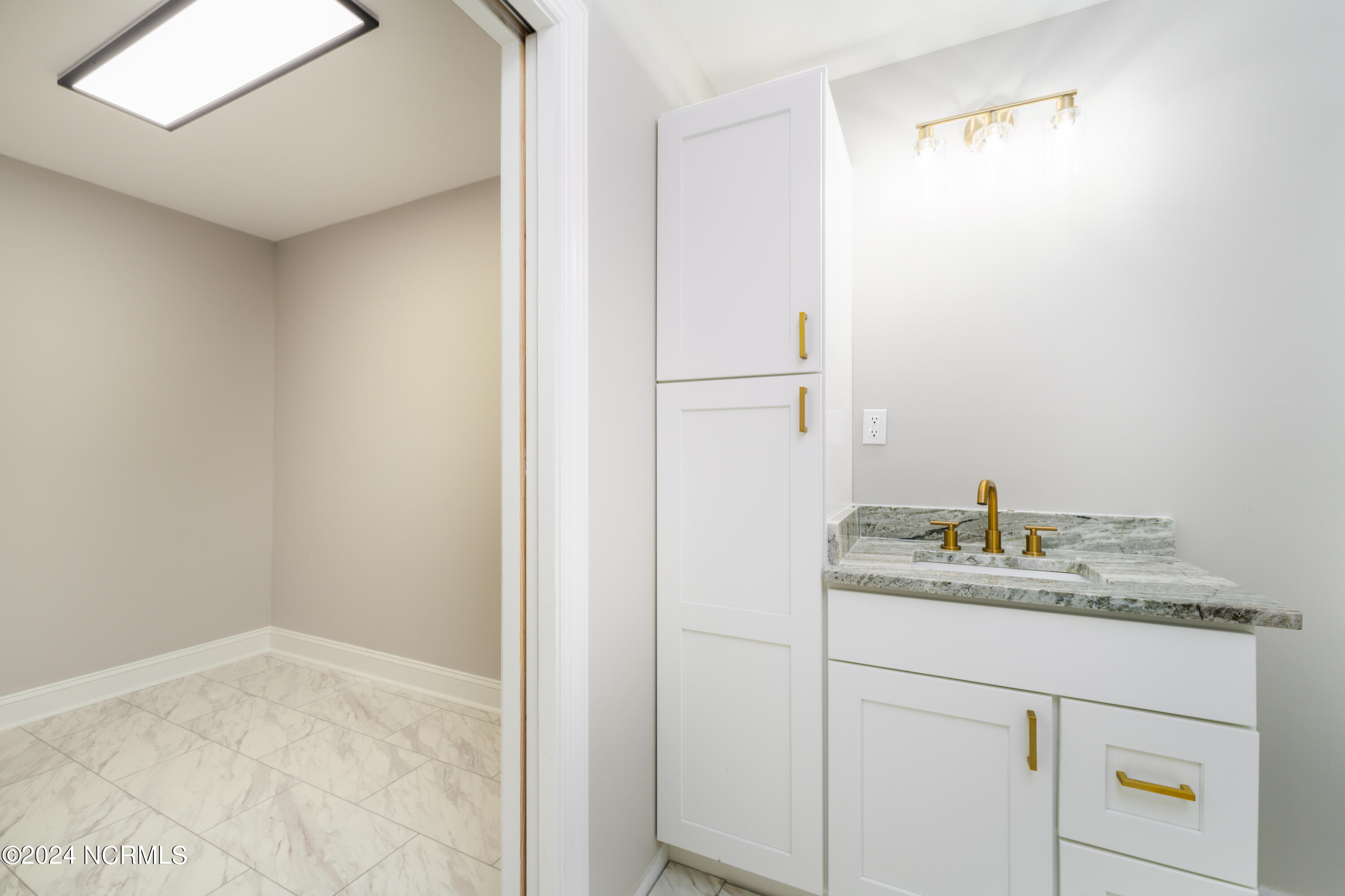 108 E Hargett Street Property Photo 32