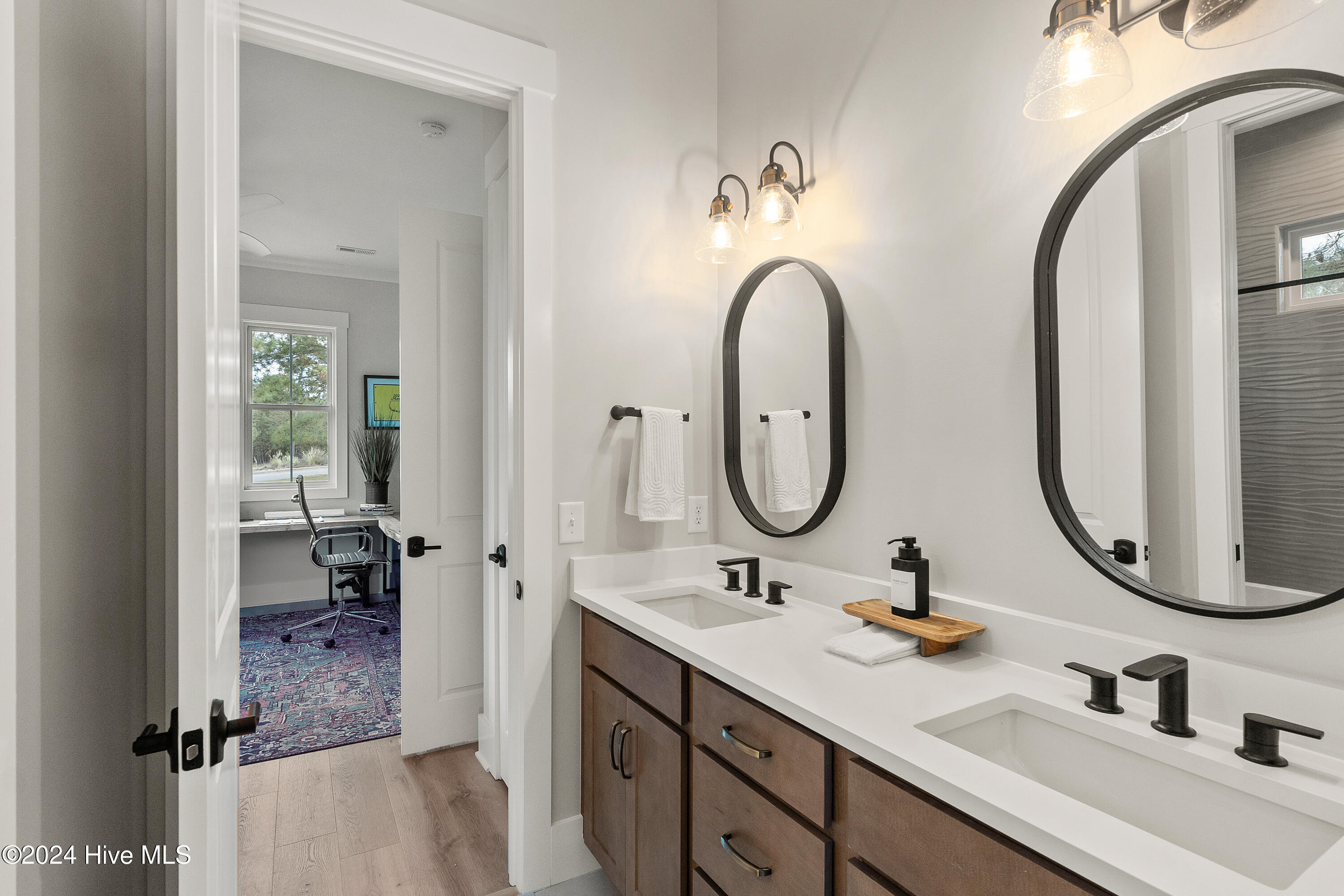 3756 Friendly Orange Court Property Photo 10