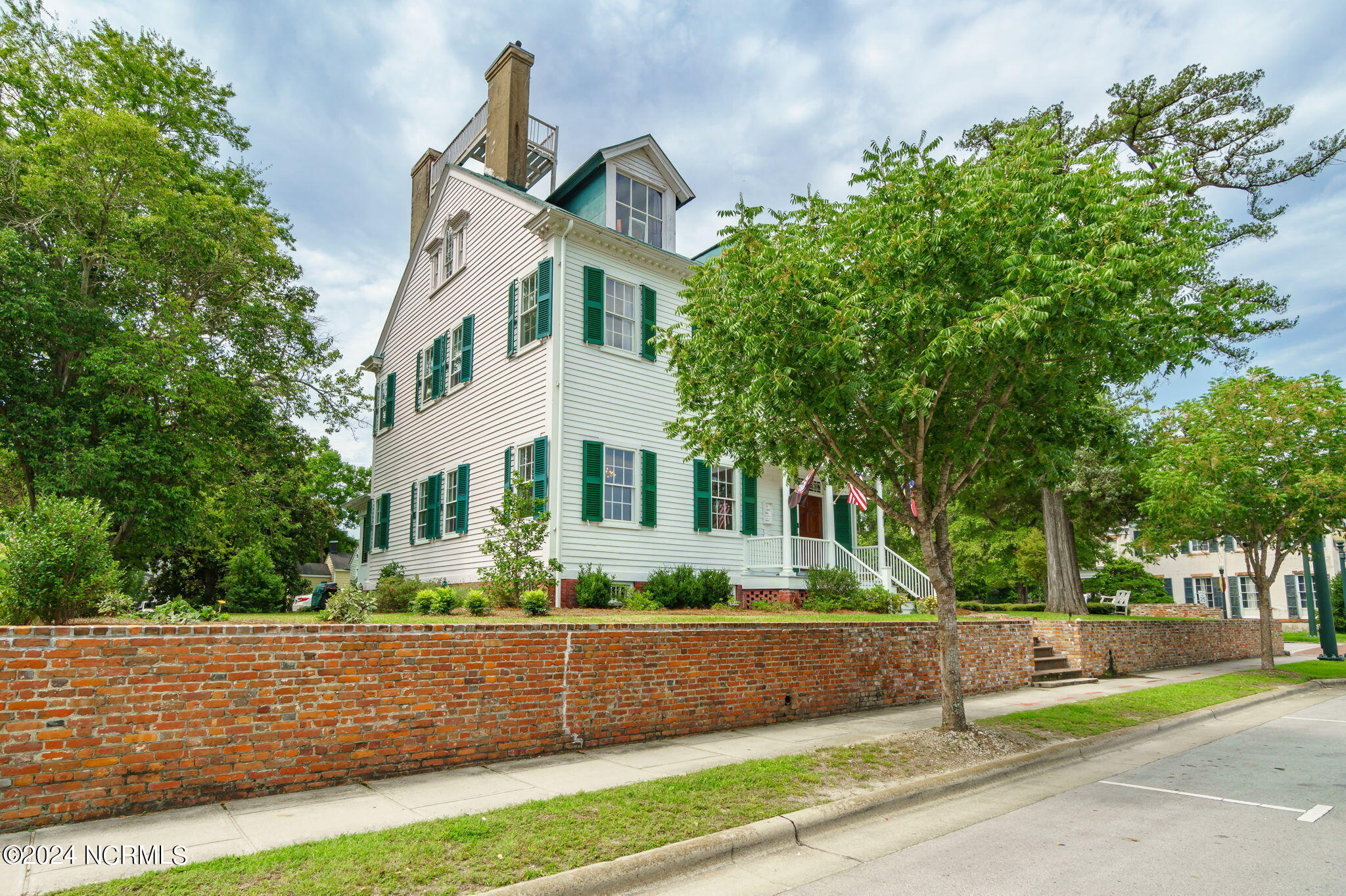 613 Broad Street Property Photo 4