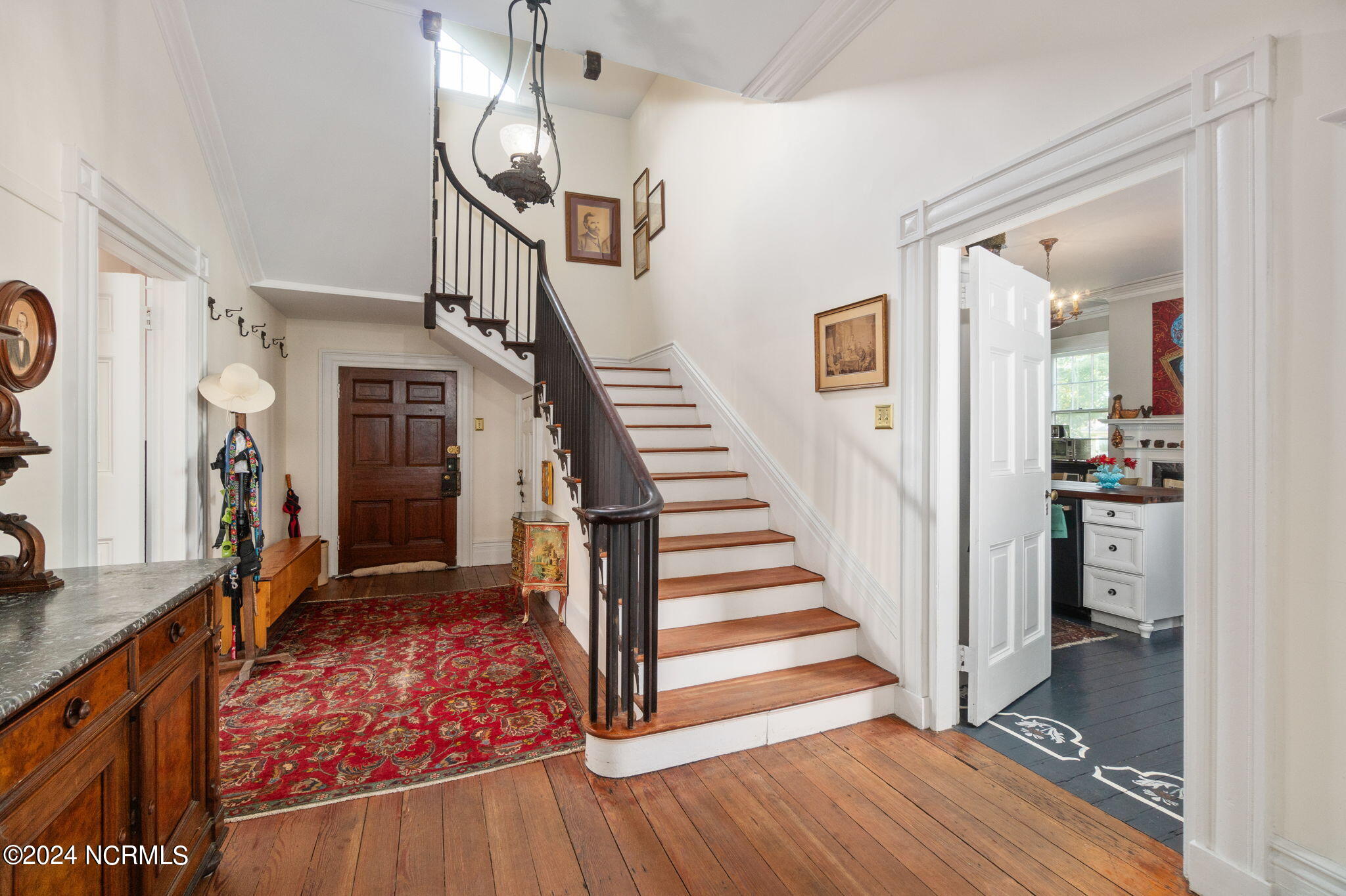 613 Broad Street Property Photo 17