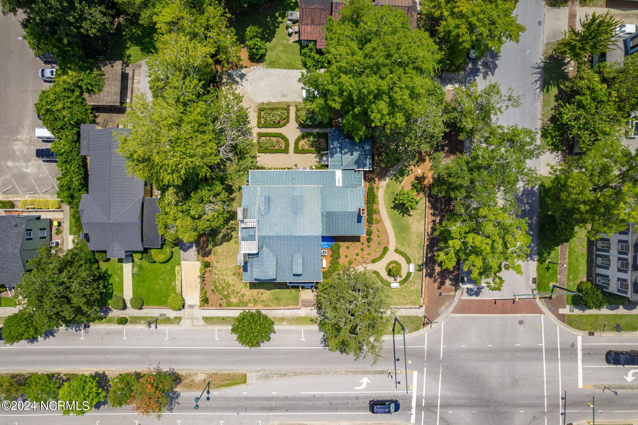 613 Broad Street Property Photo 41