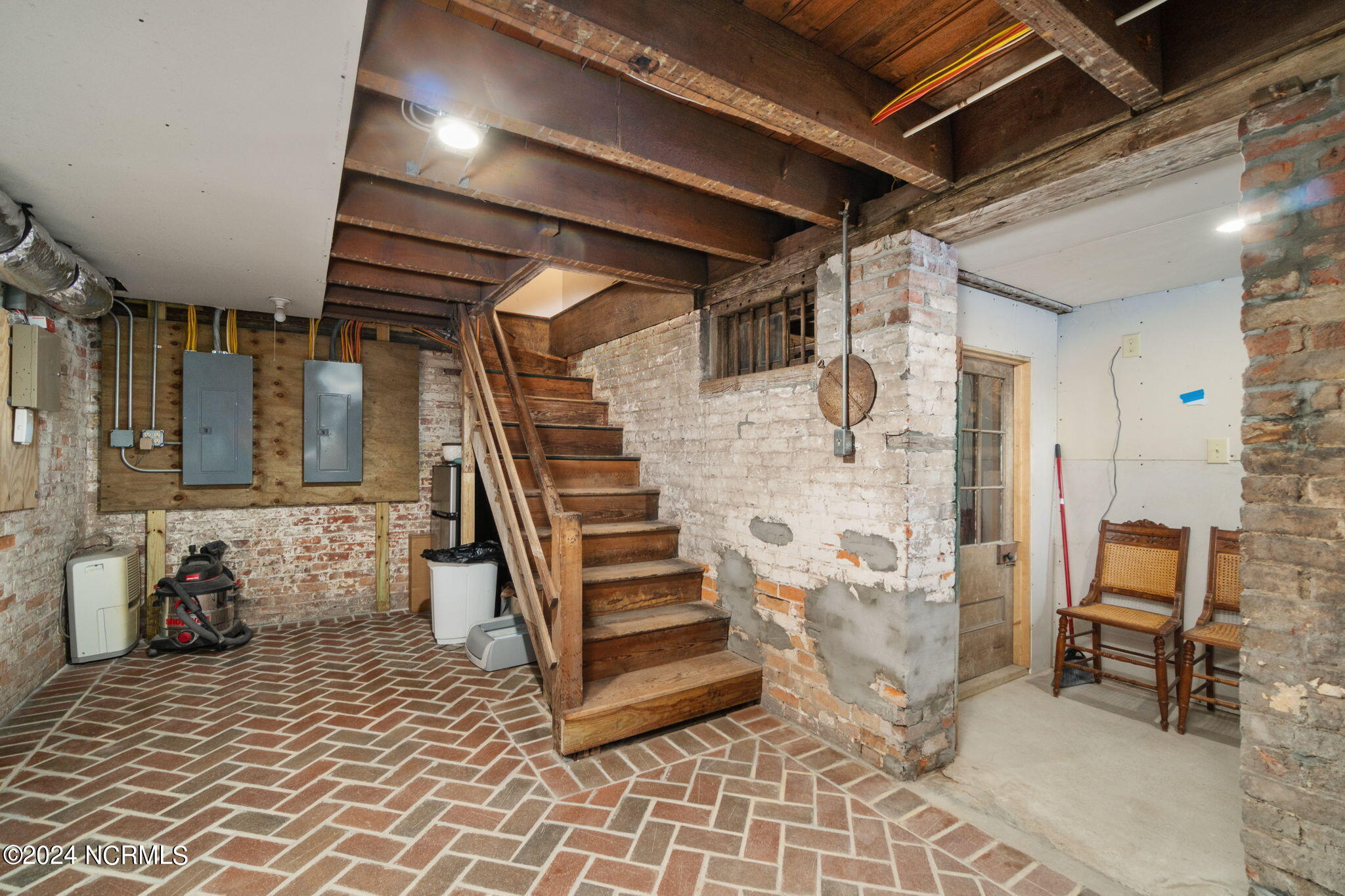 613 Broad Street Property Photo 44