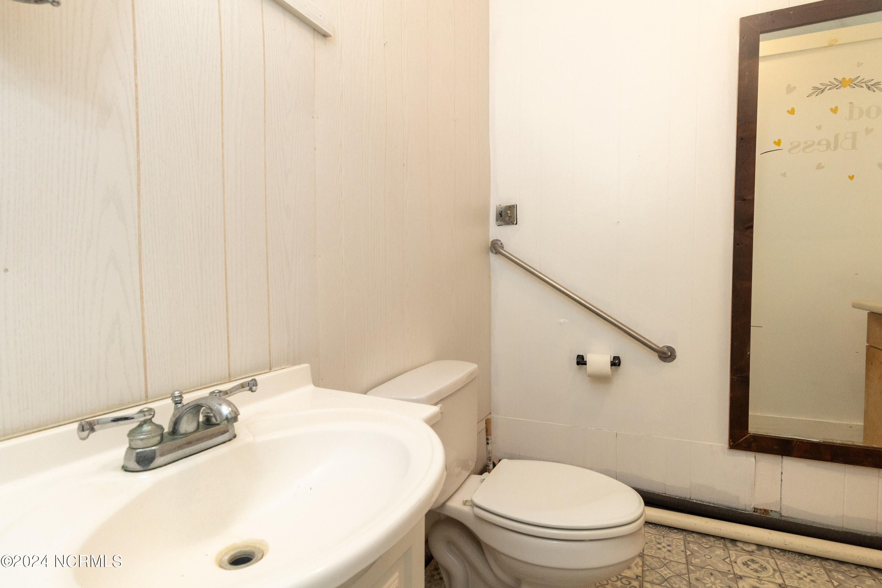 1111 N Oakum Street Property Photo 12