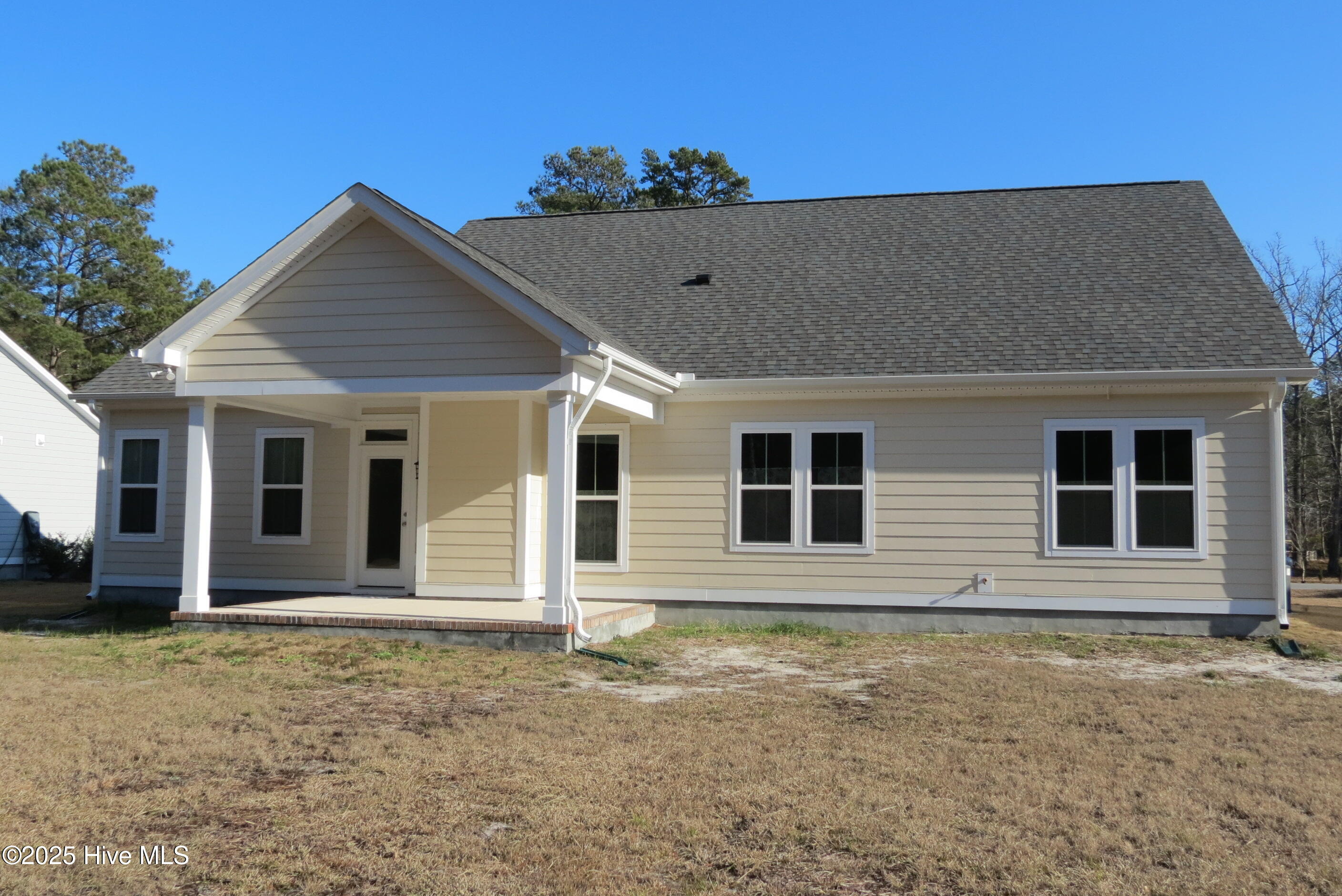 615 Windward Drive Property Photo 4