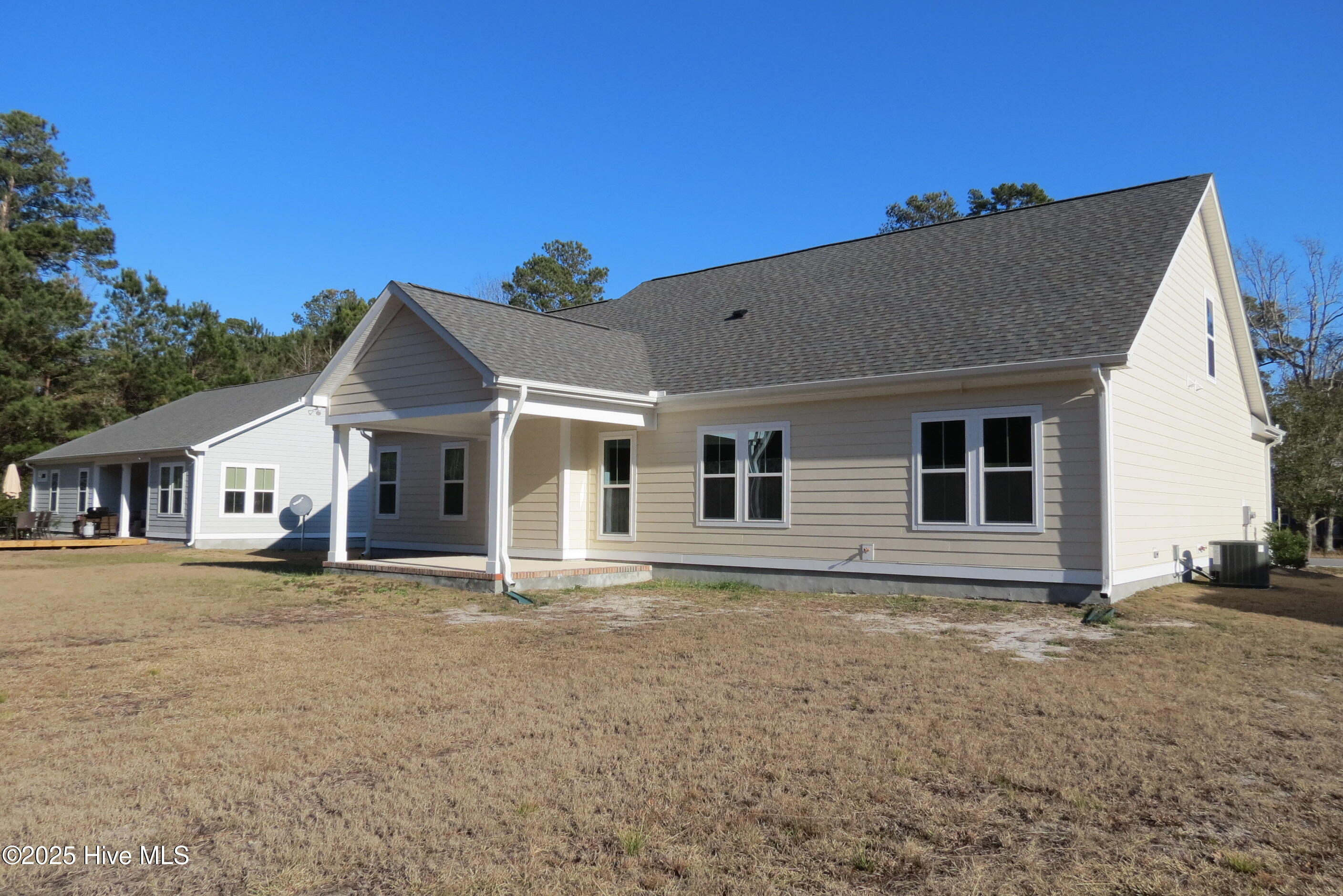 615 Windward Drive Property Photo 6