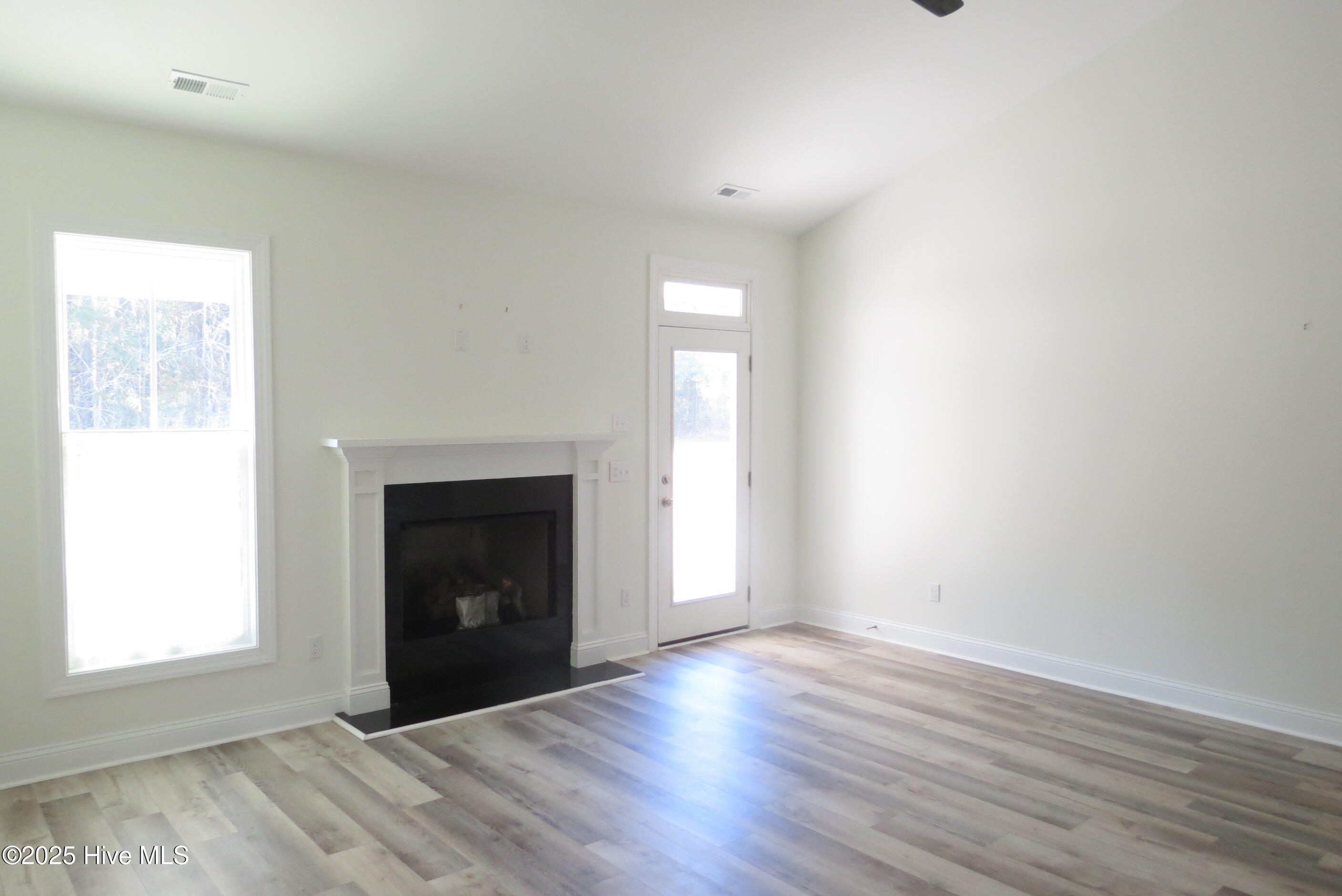 615 Windward Drive Property Photo 9