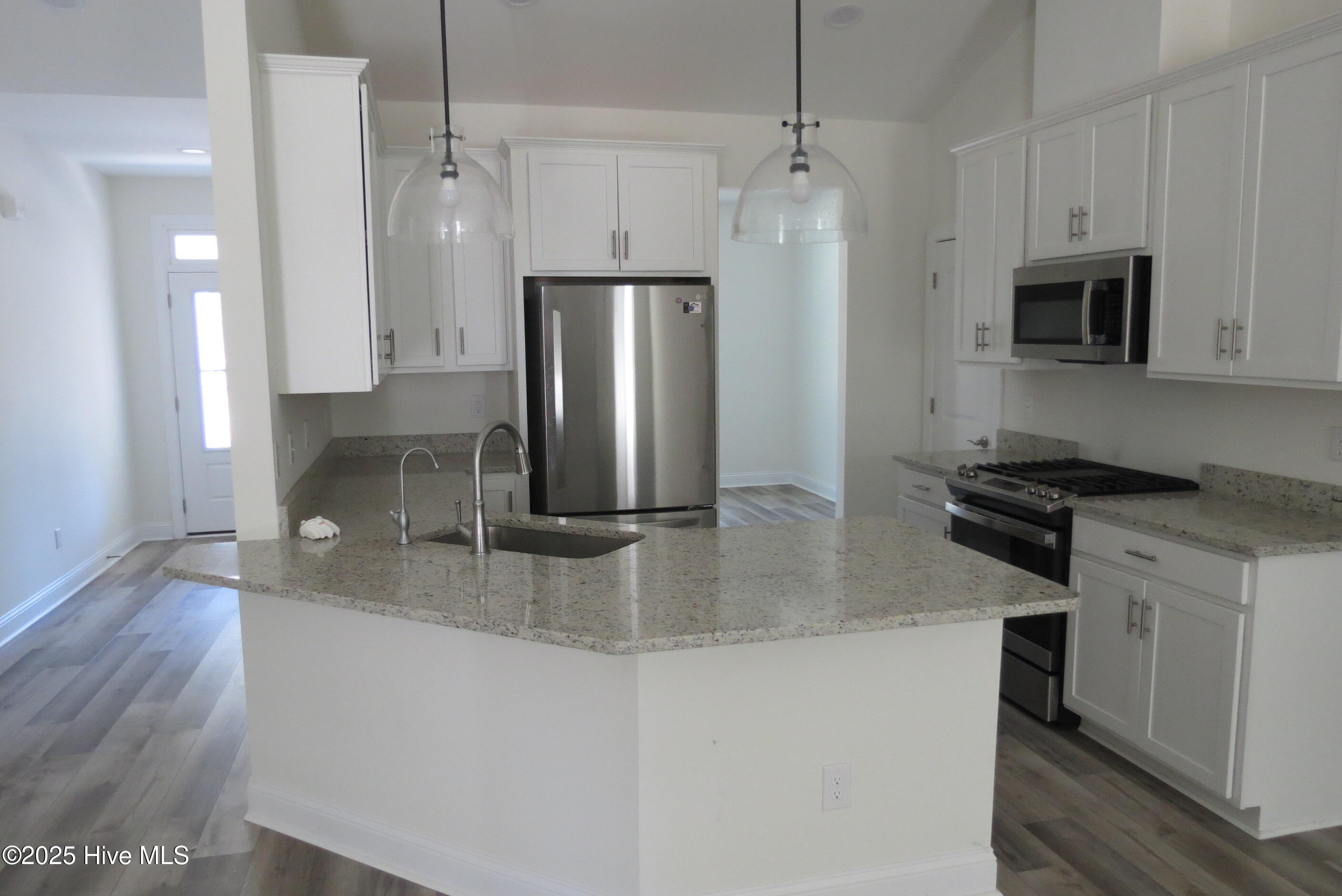 615 Windward Drive Property Photo 11