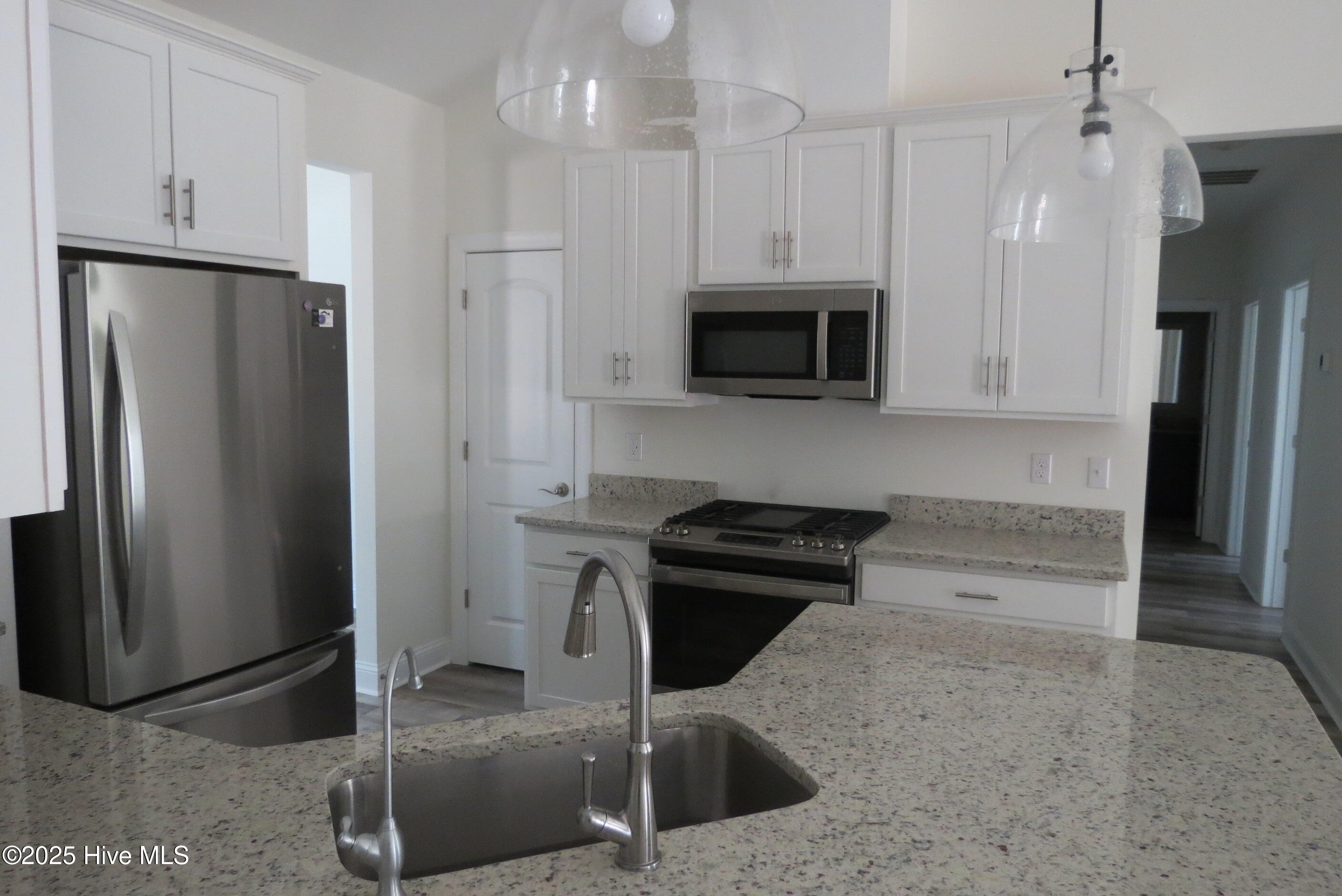 615 Windward Drive Property Photo 13