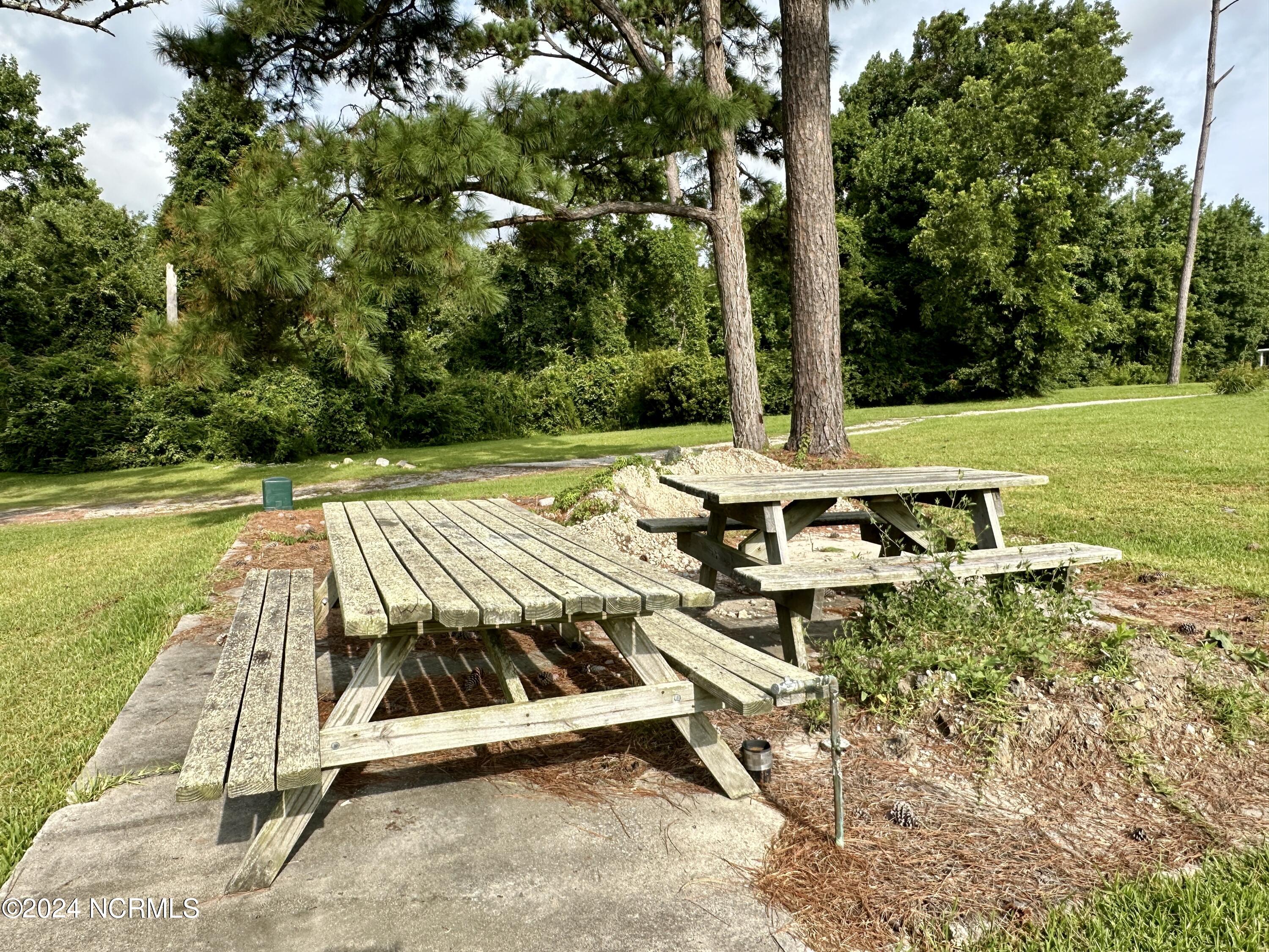 1136 &1132 Glancy Road Property Photo 9