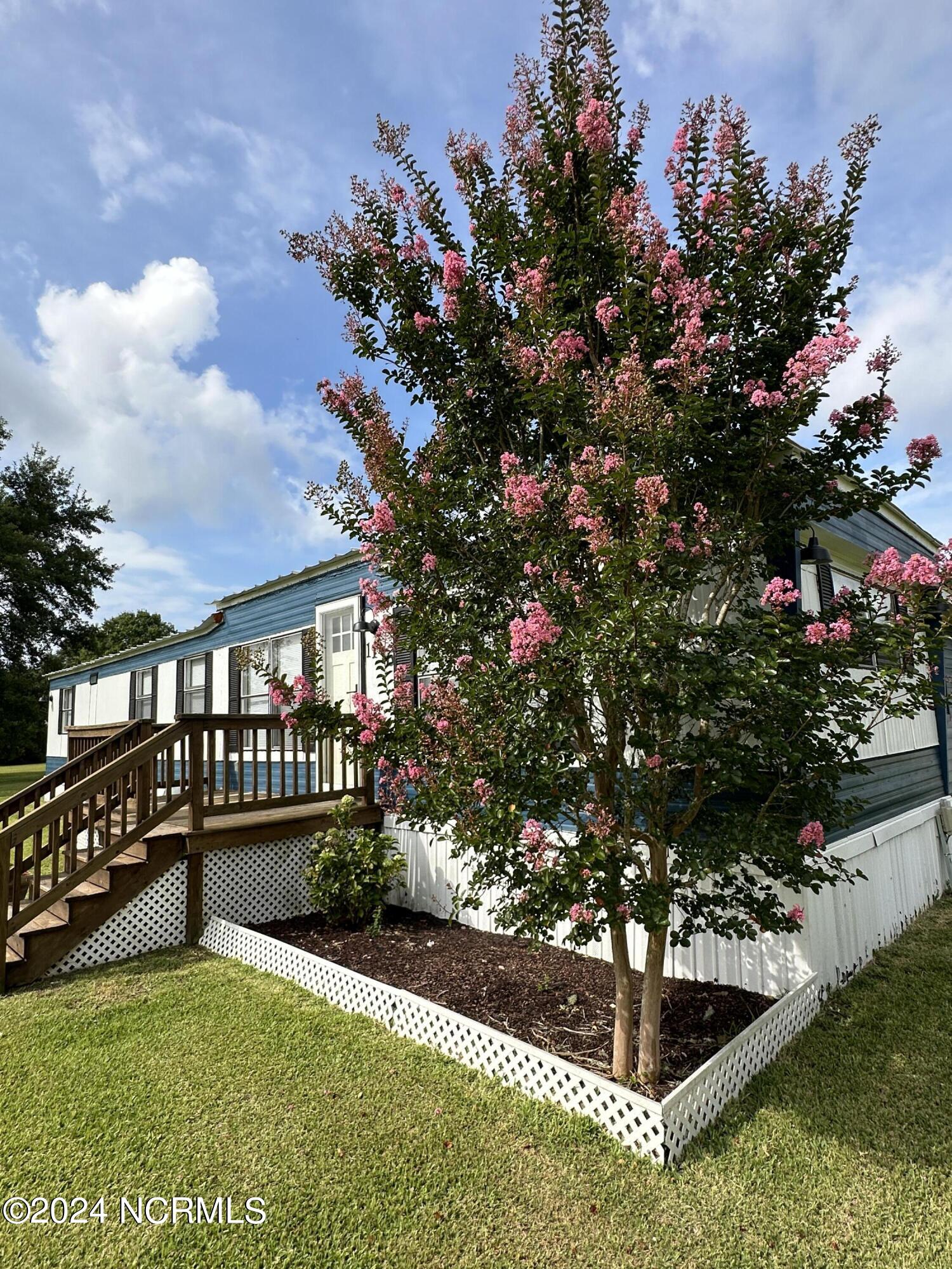 1136 &1132 Glancy Road Property Photo 16