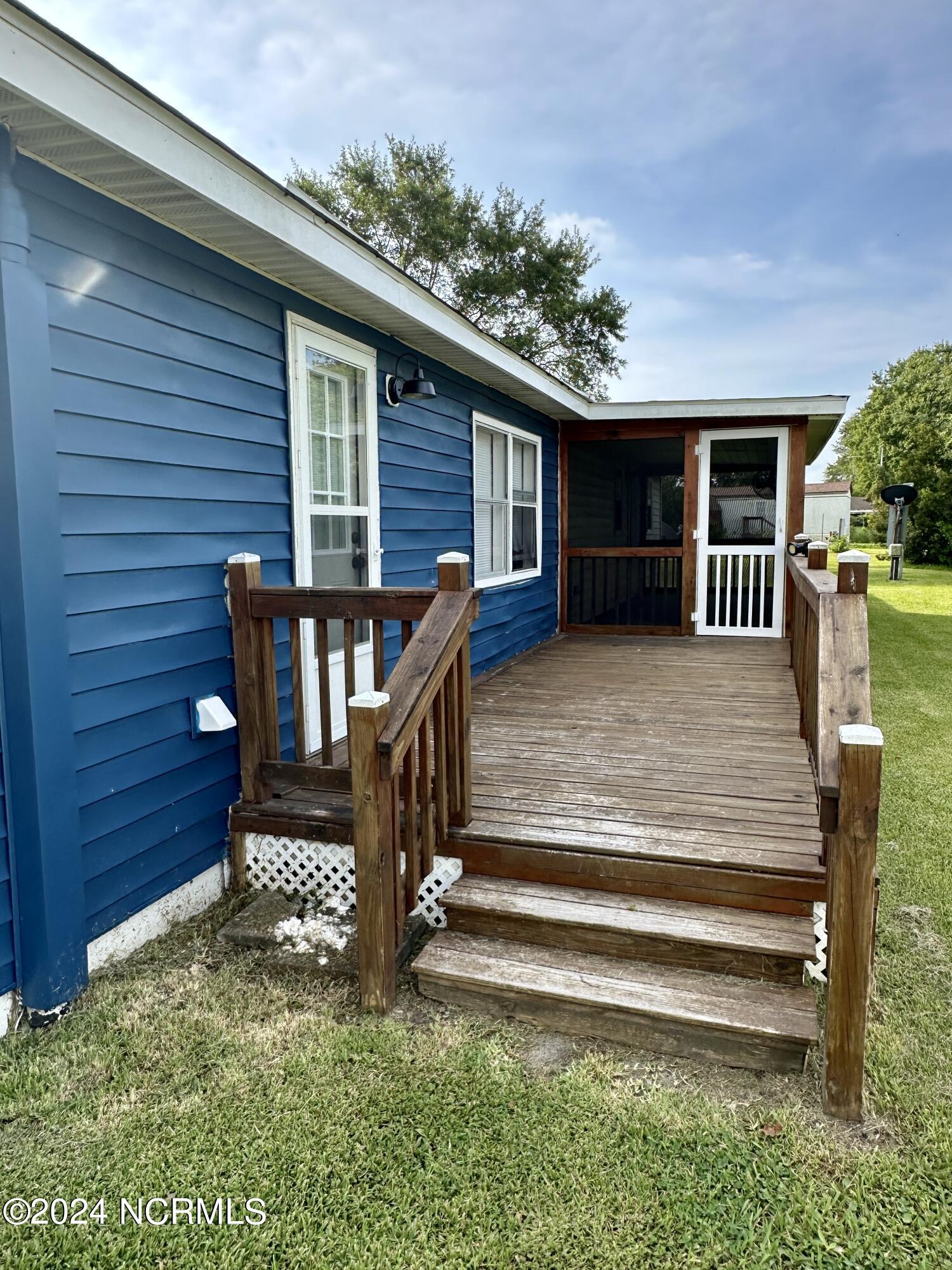 1136 &1132 Glancy Road Property Photo 18
