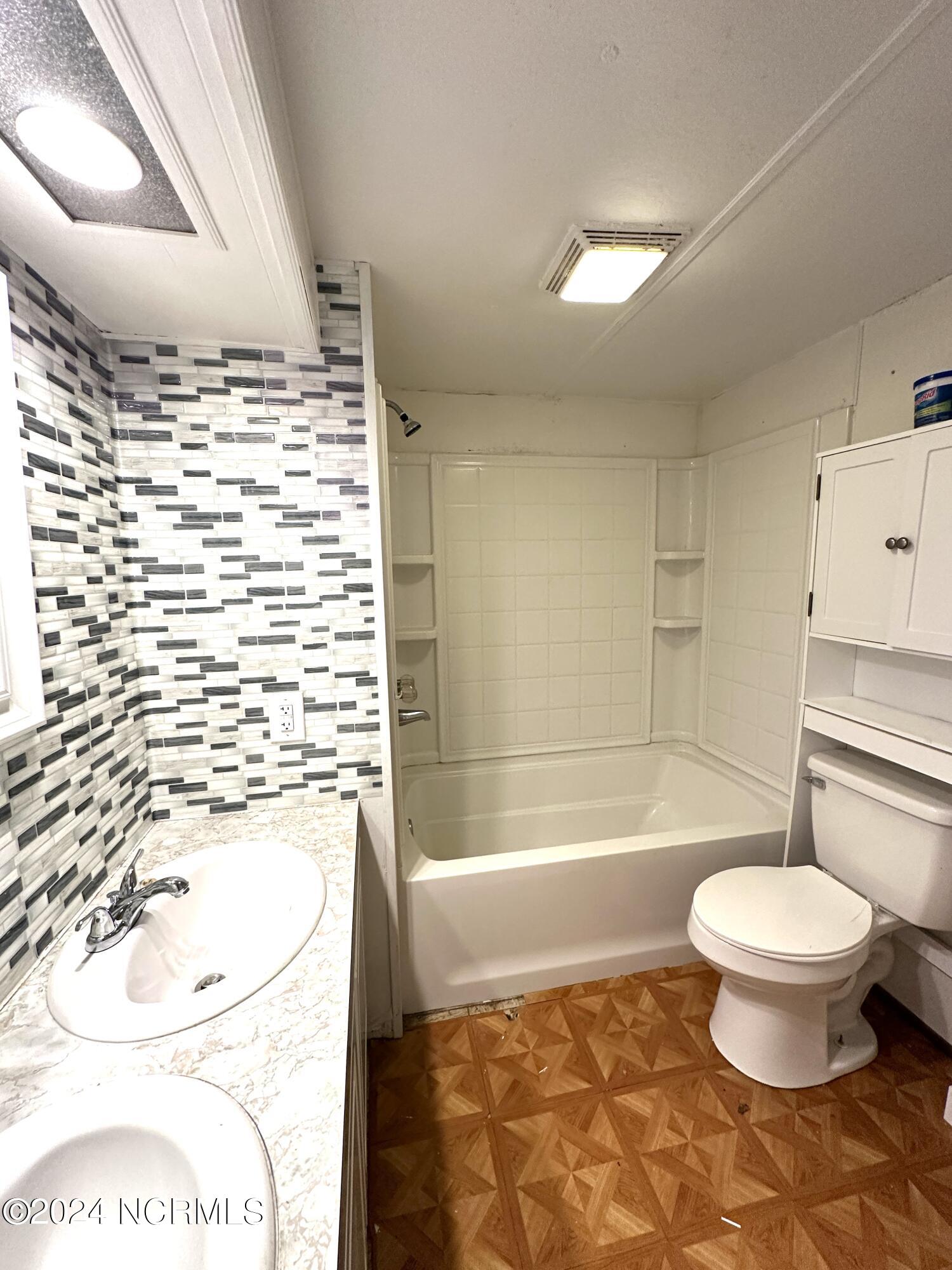 1136 &1132 Glancy Road Property Photo 22