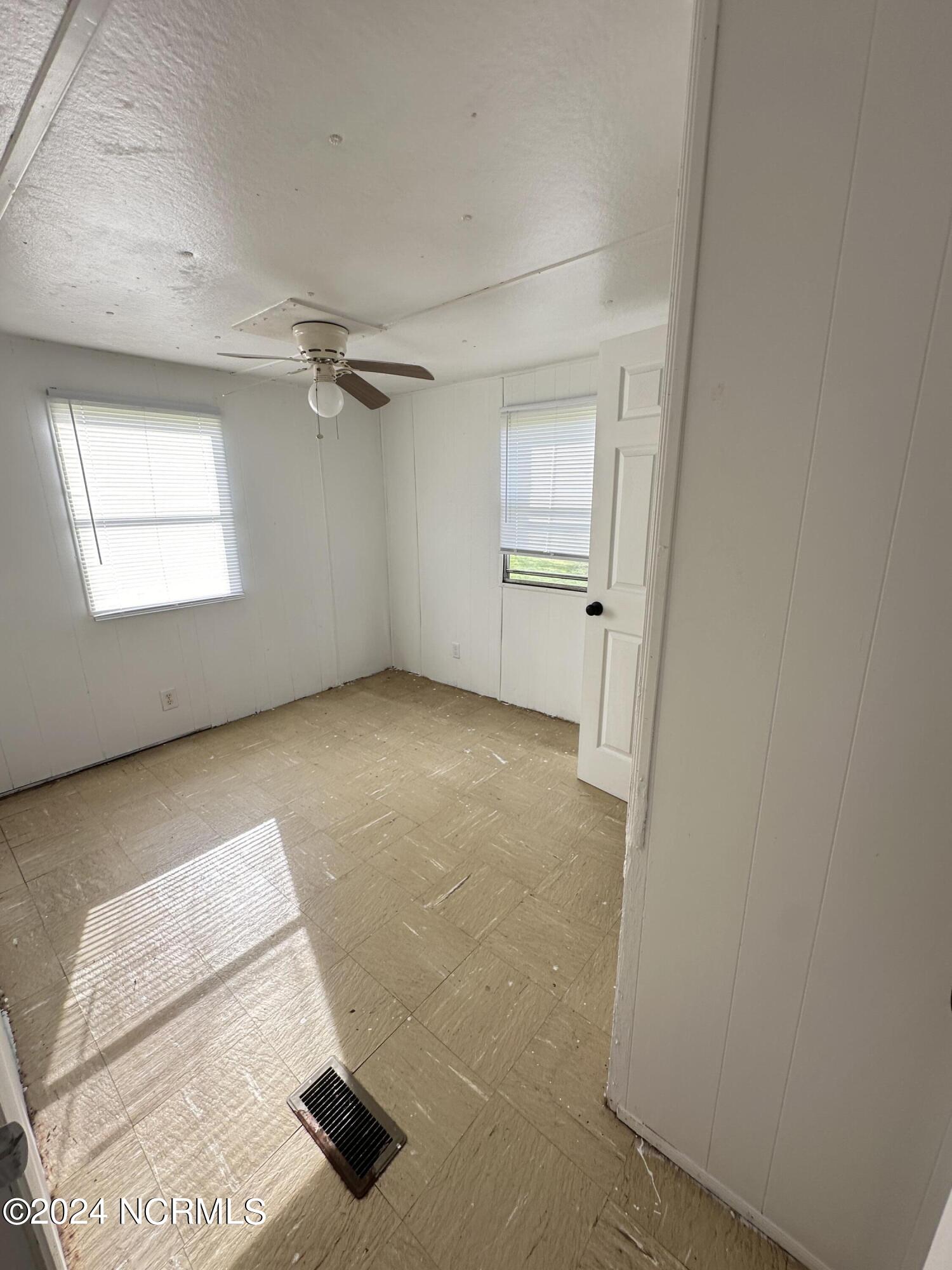 1136 &1132 Glancy Road Property Photo 27