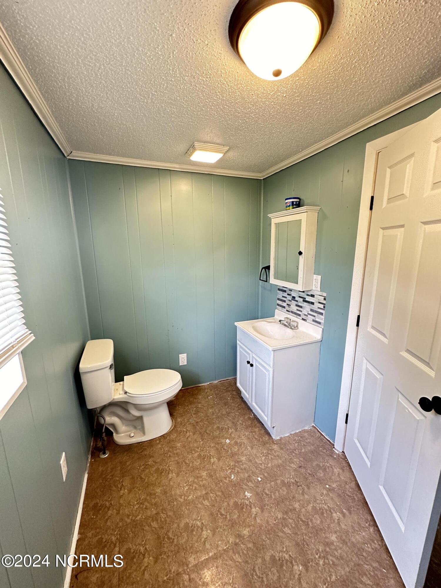 1136 &1132 Glancy Road Property Photo 31