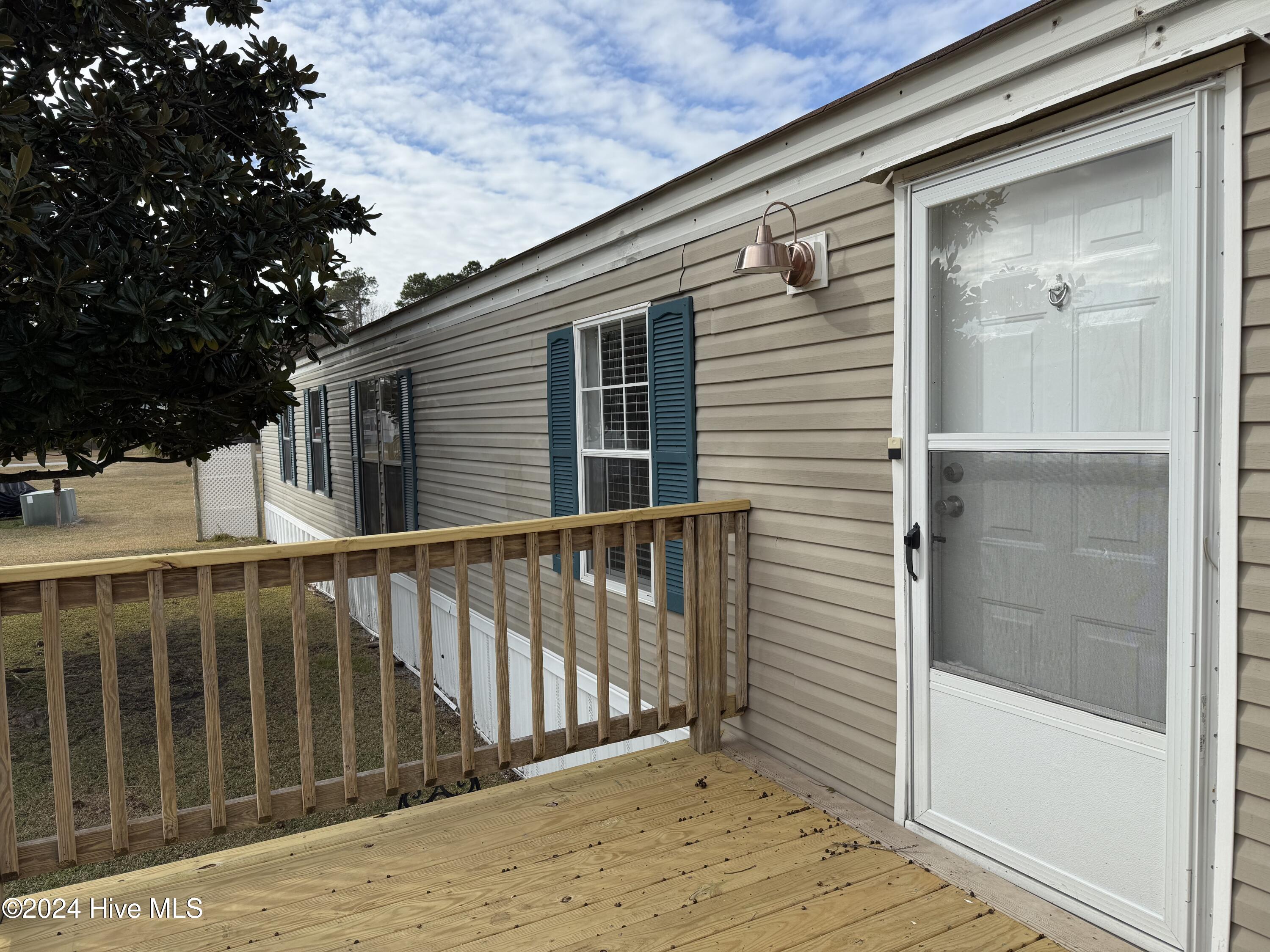 1136 &1132 Glancy Road Property Photo 36