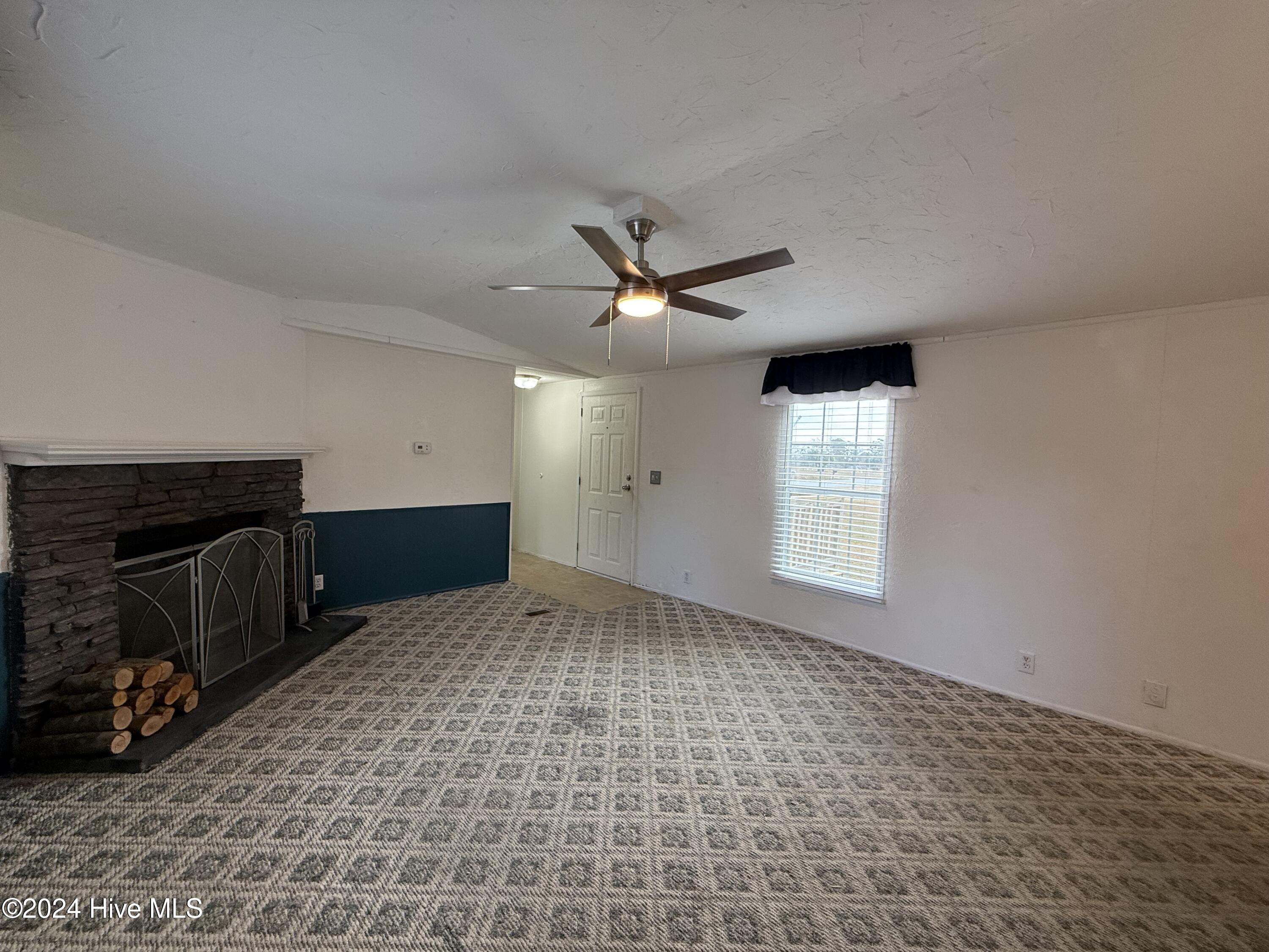 1136 &1132 Glancy Road Property Photo 39