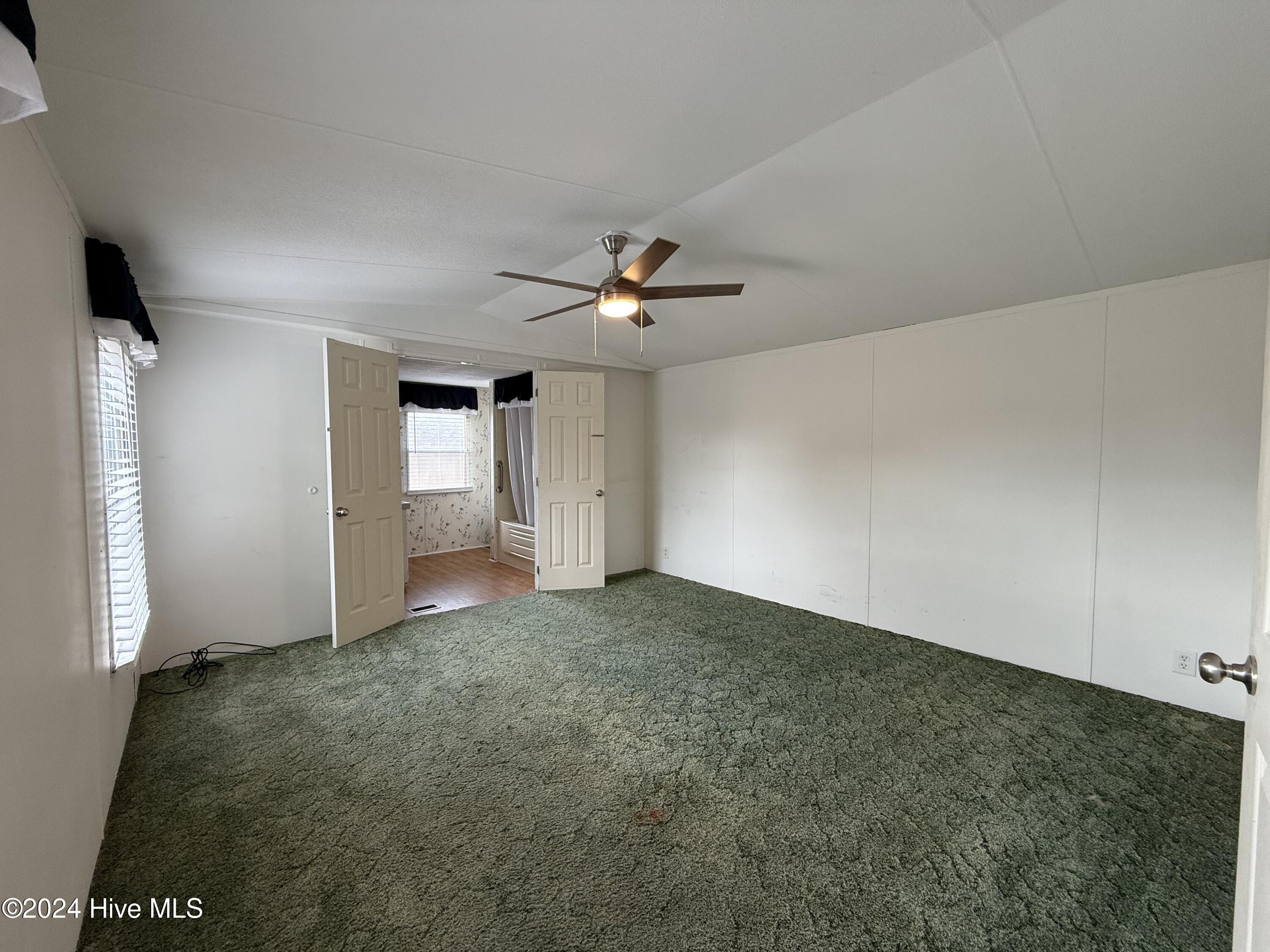1136 &1132 Glancy Road Property Photo 44