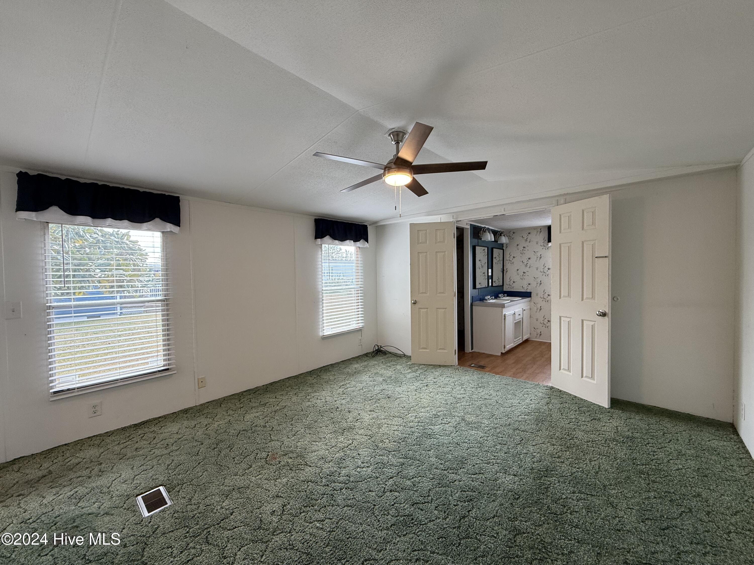 1136 &1132 Glancy Road Property Photo 45