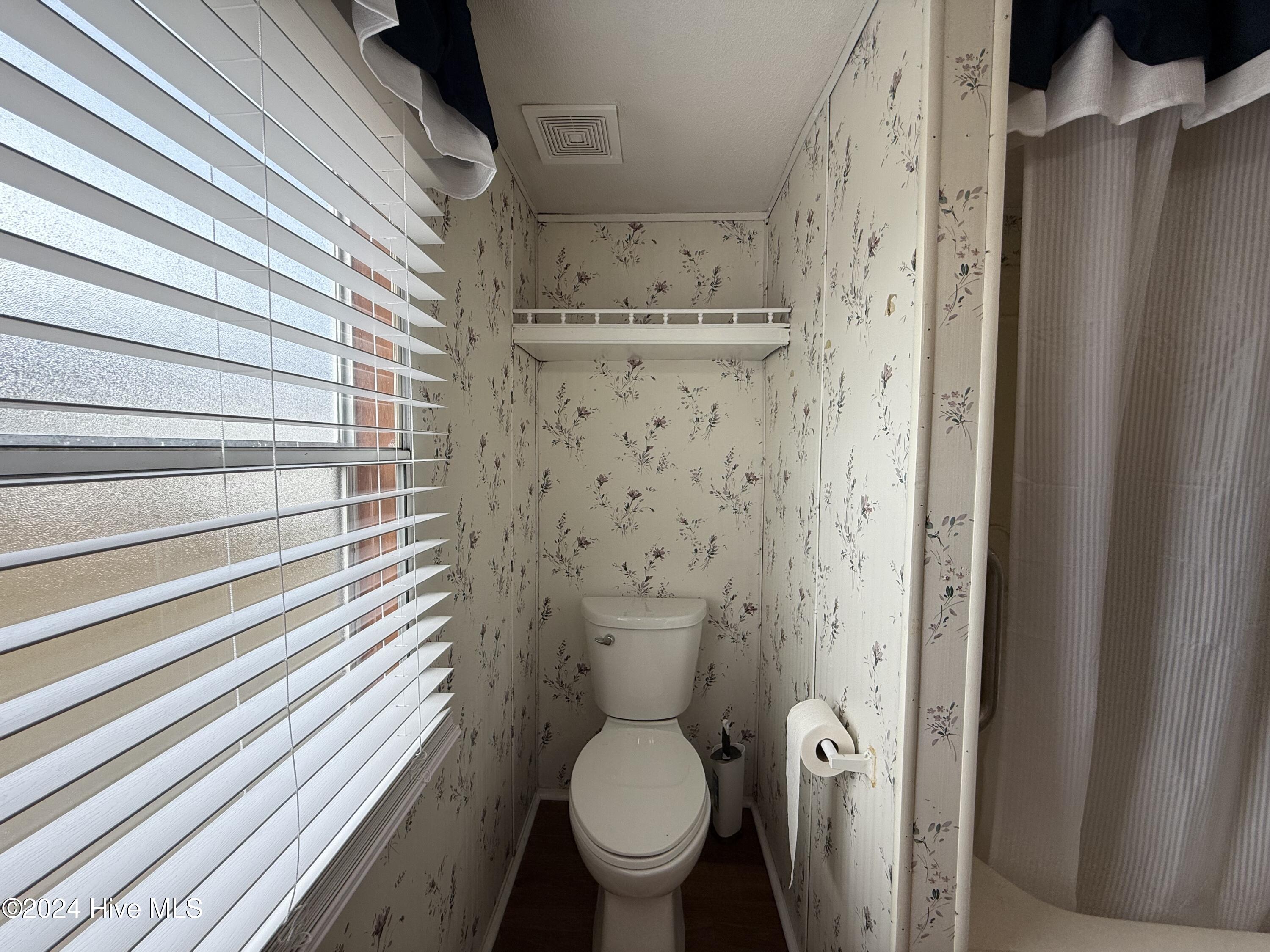 1136 &1132 Glancy Road Property Photo 49