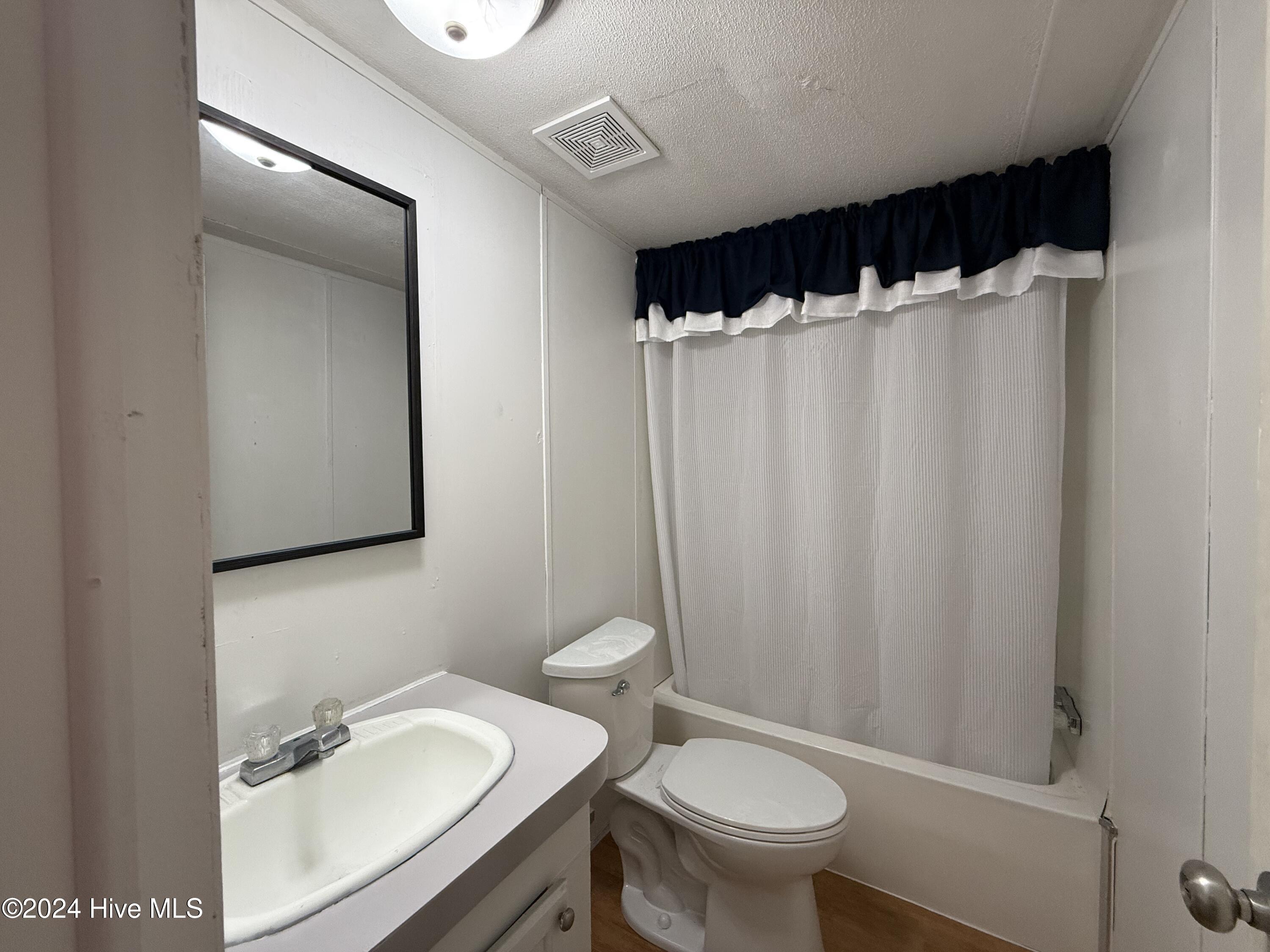 1136 &1132 Glancy Road Property Photo 50