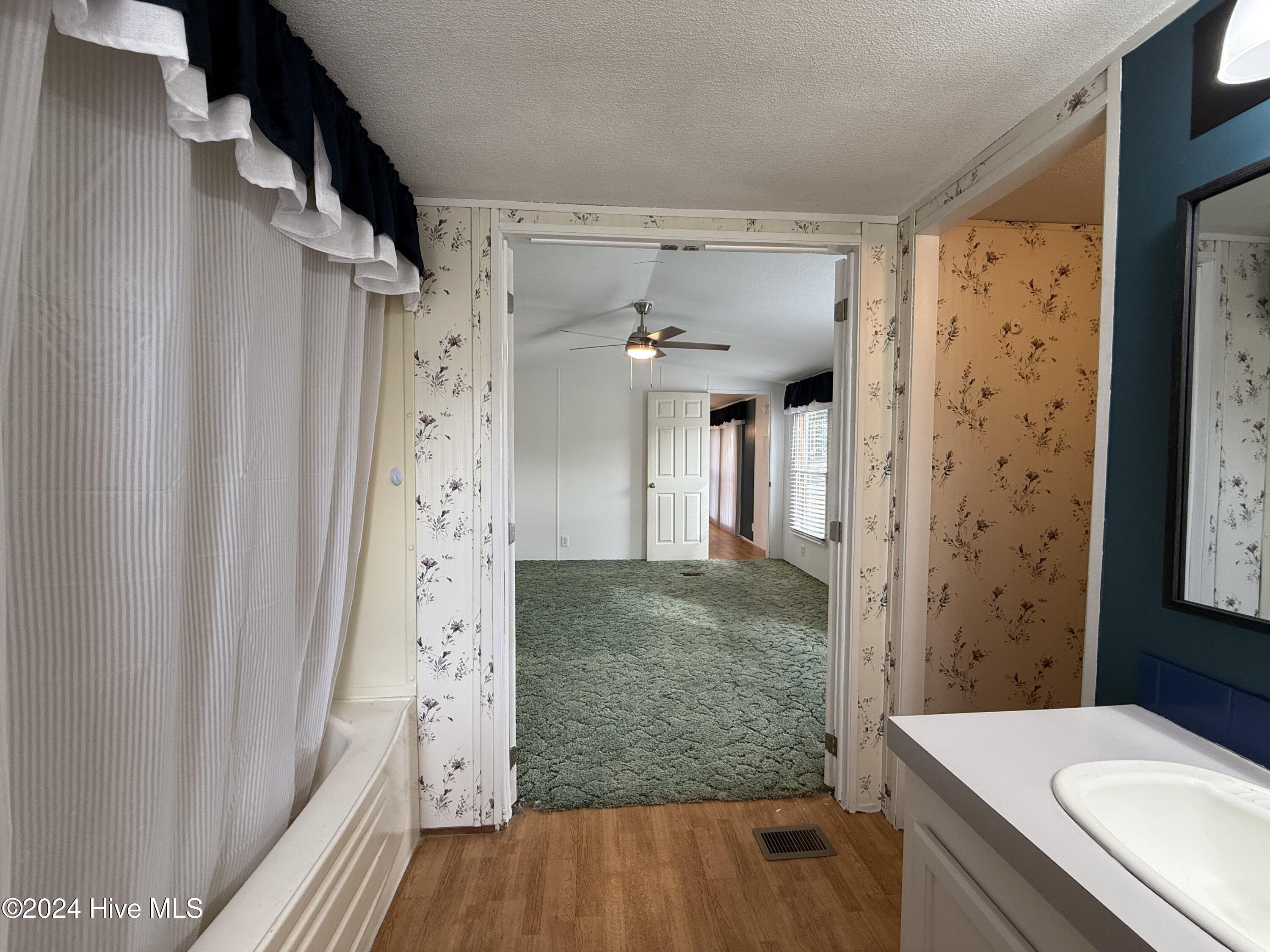 1136 &1132 Glancy Road Property Photo 51