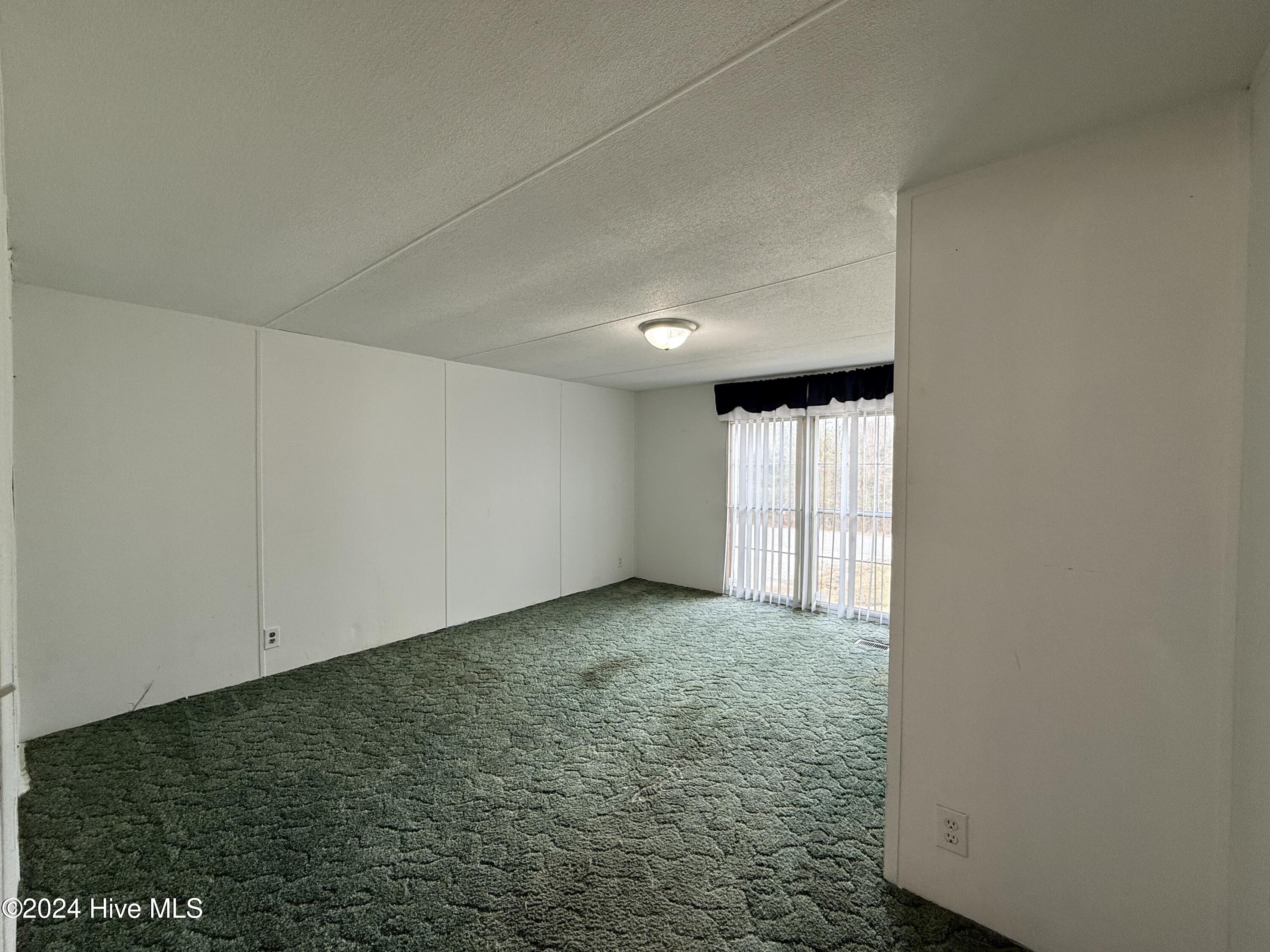 1136 &1132 Glancy Road Property Photo 55