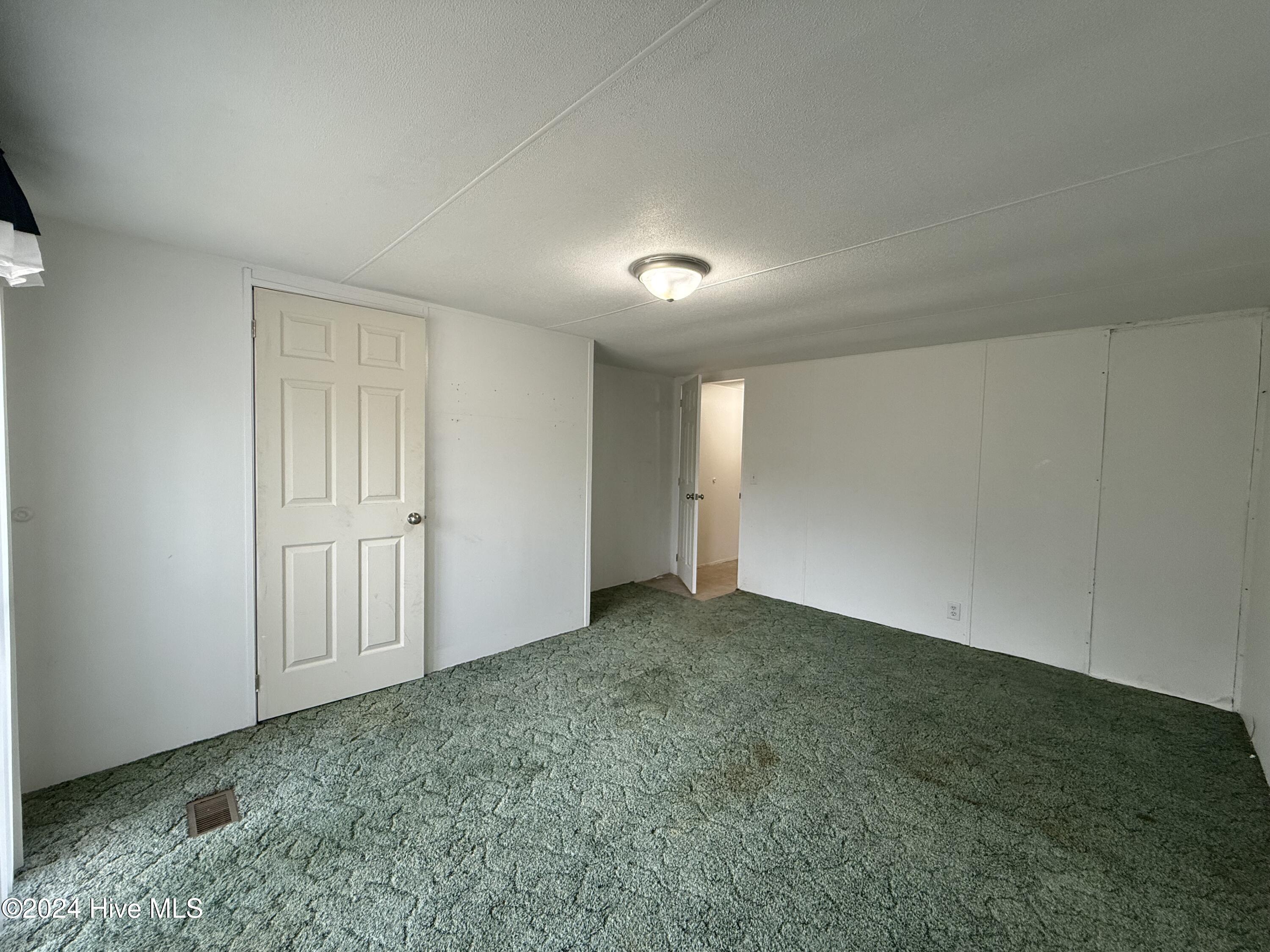 1136 &1132 Glancy Road Property Photo 57