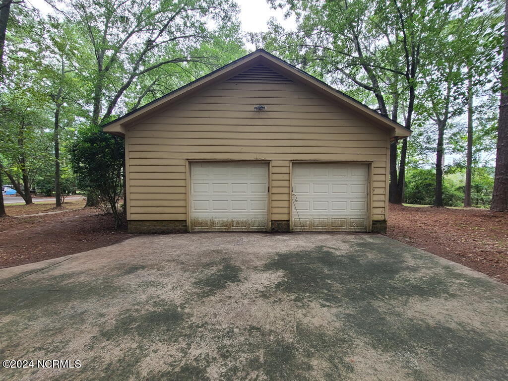 103 Creekview Lane Property Photo 4