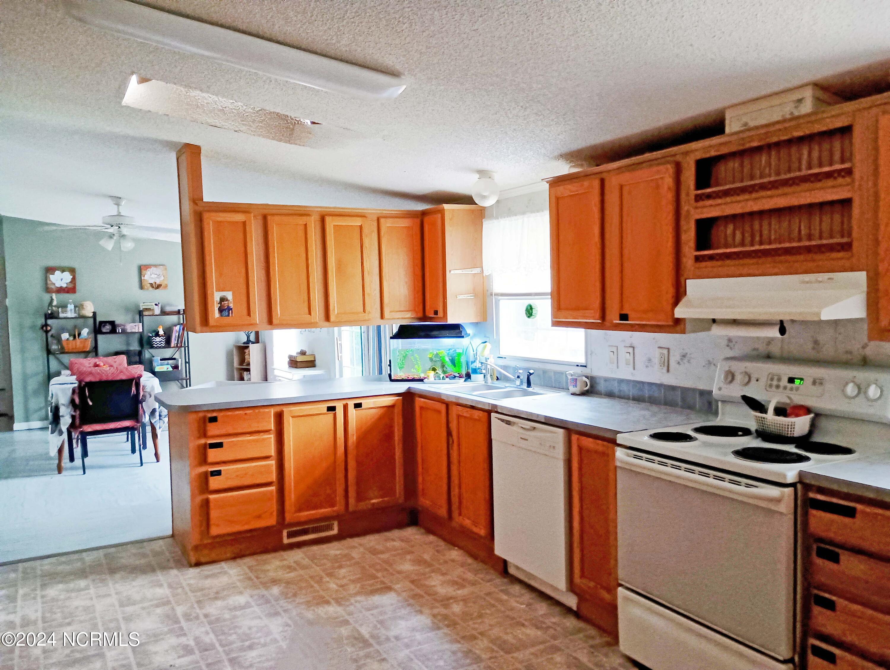 810 Topsail Greens Drive Property Photo 2