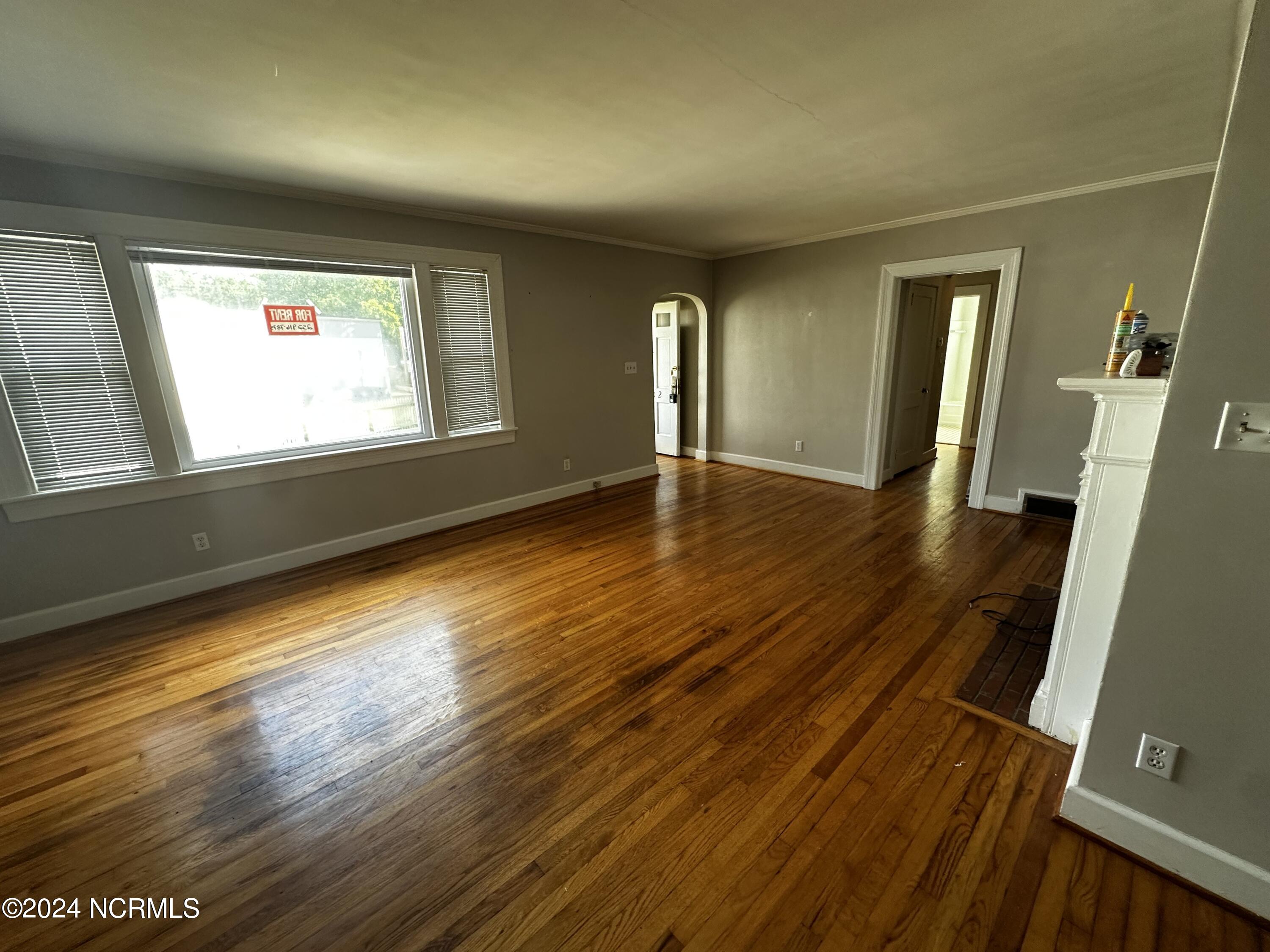 702 E Third Street Property Photo 2