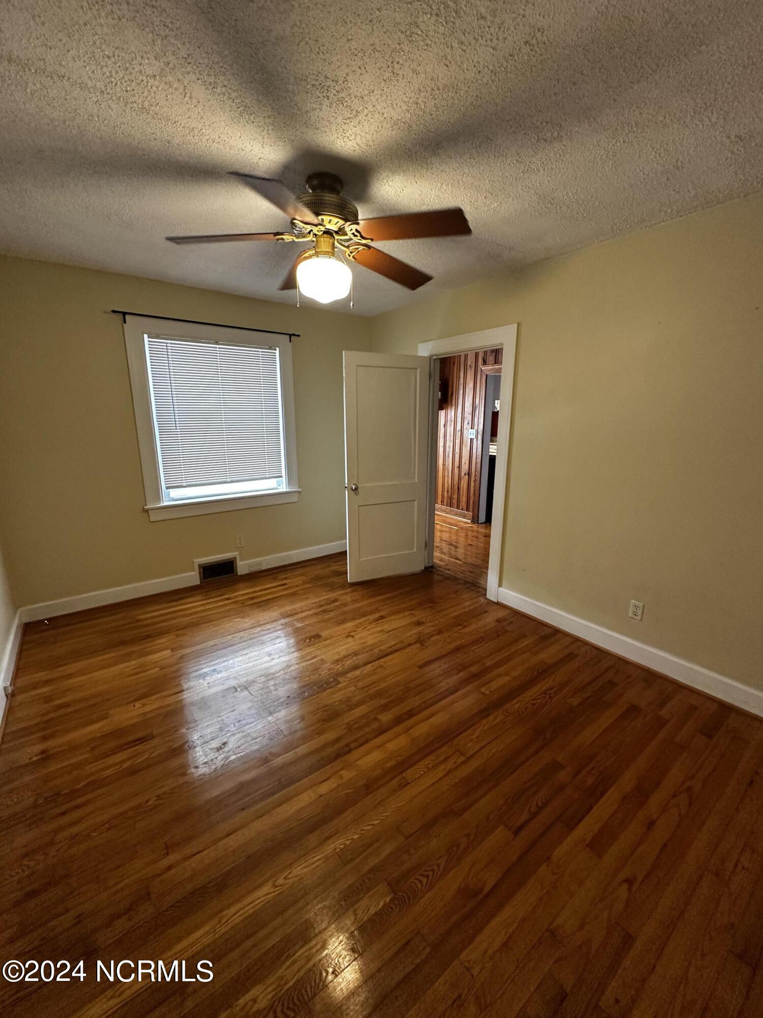 702 E Third Street Property Photo 5