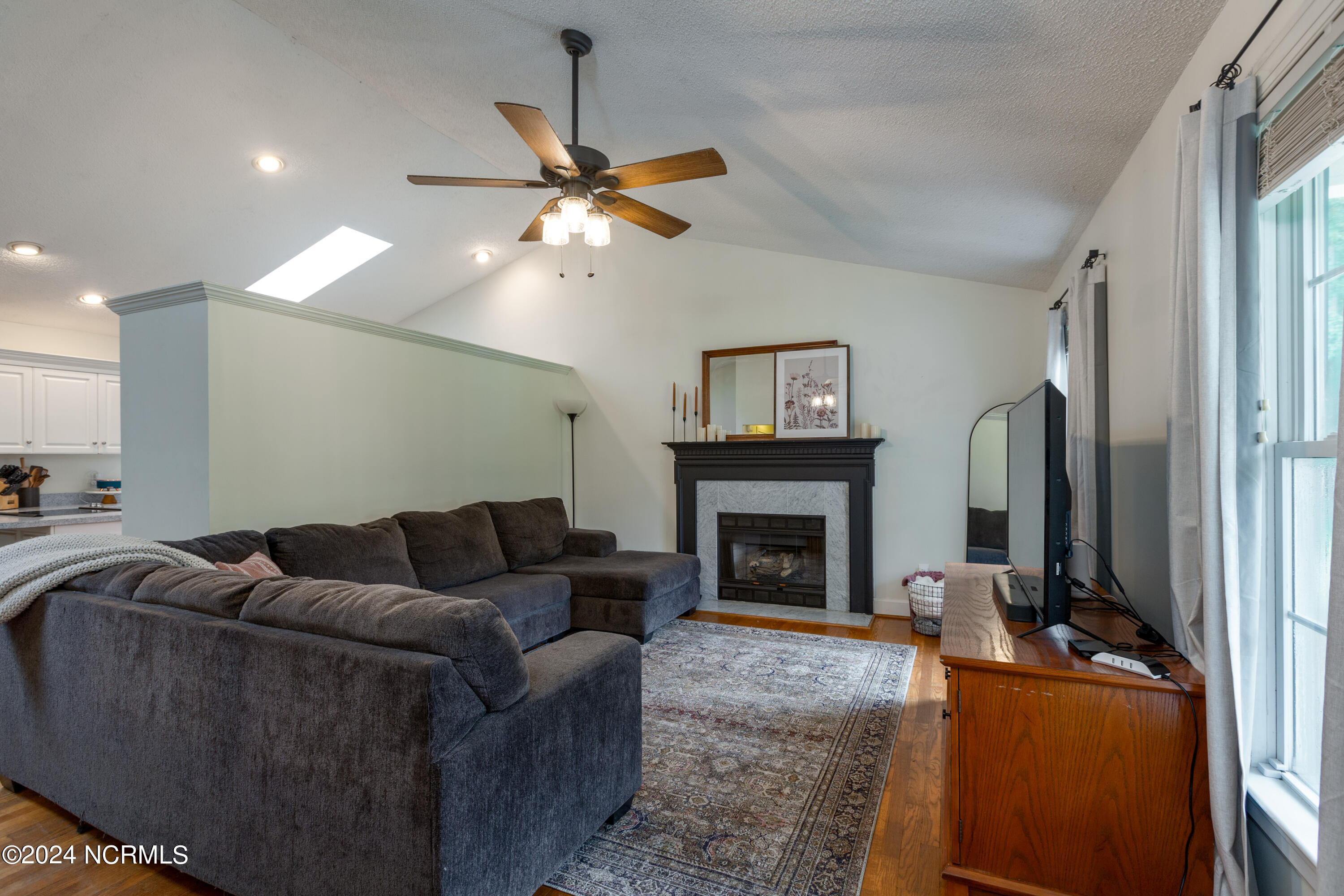 104 Angel Place Property Photo 5