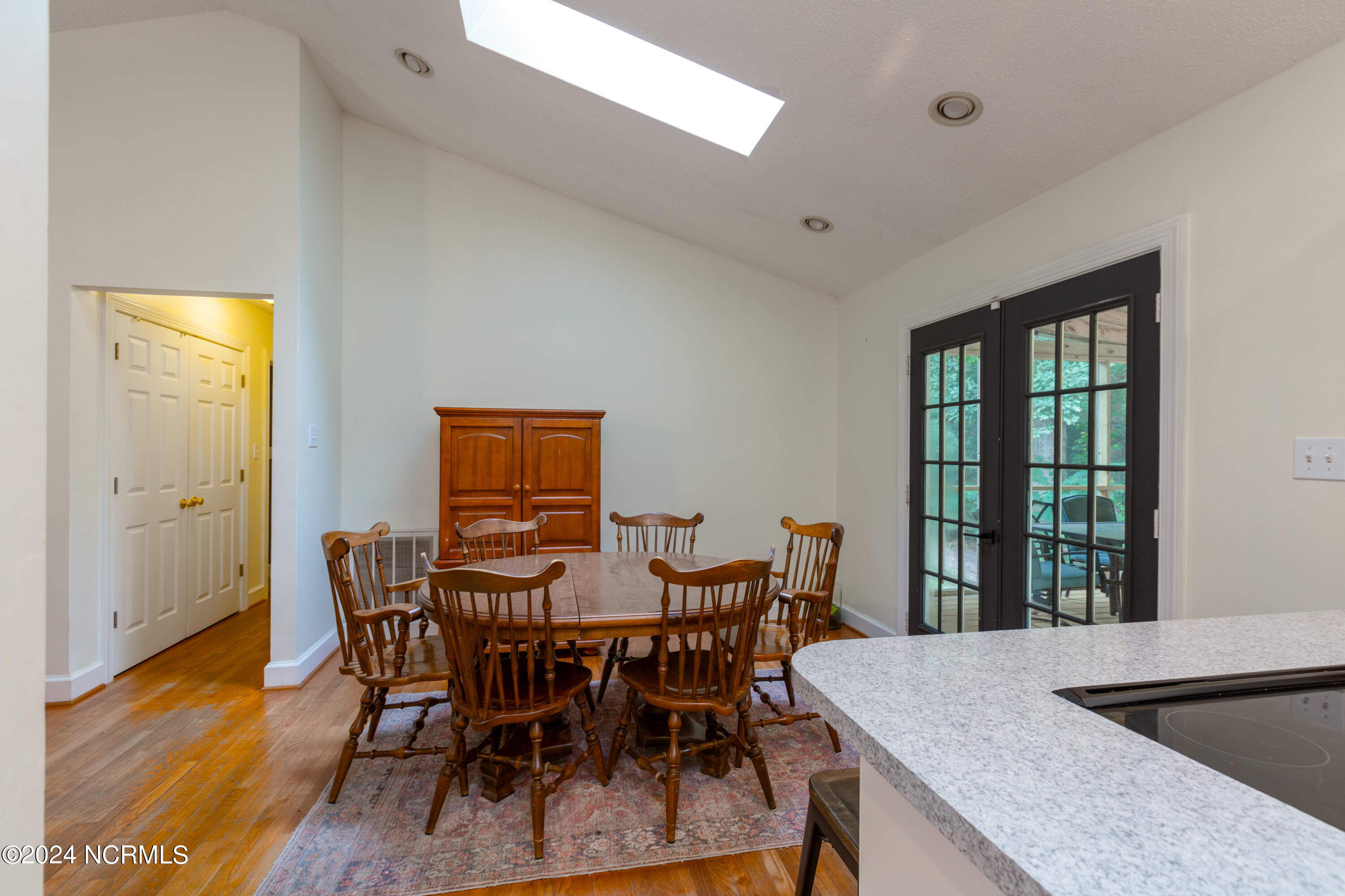 104 Angel Place Property Photo 10