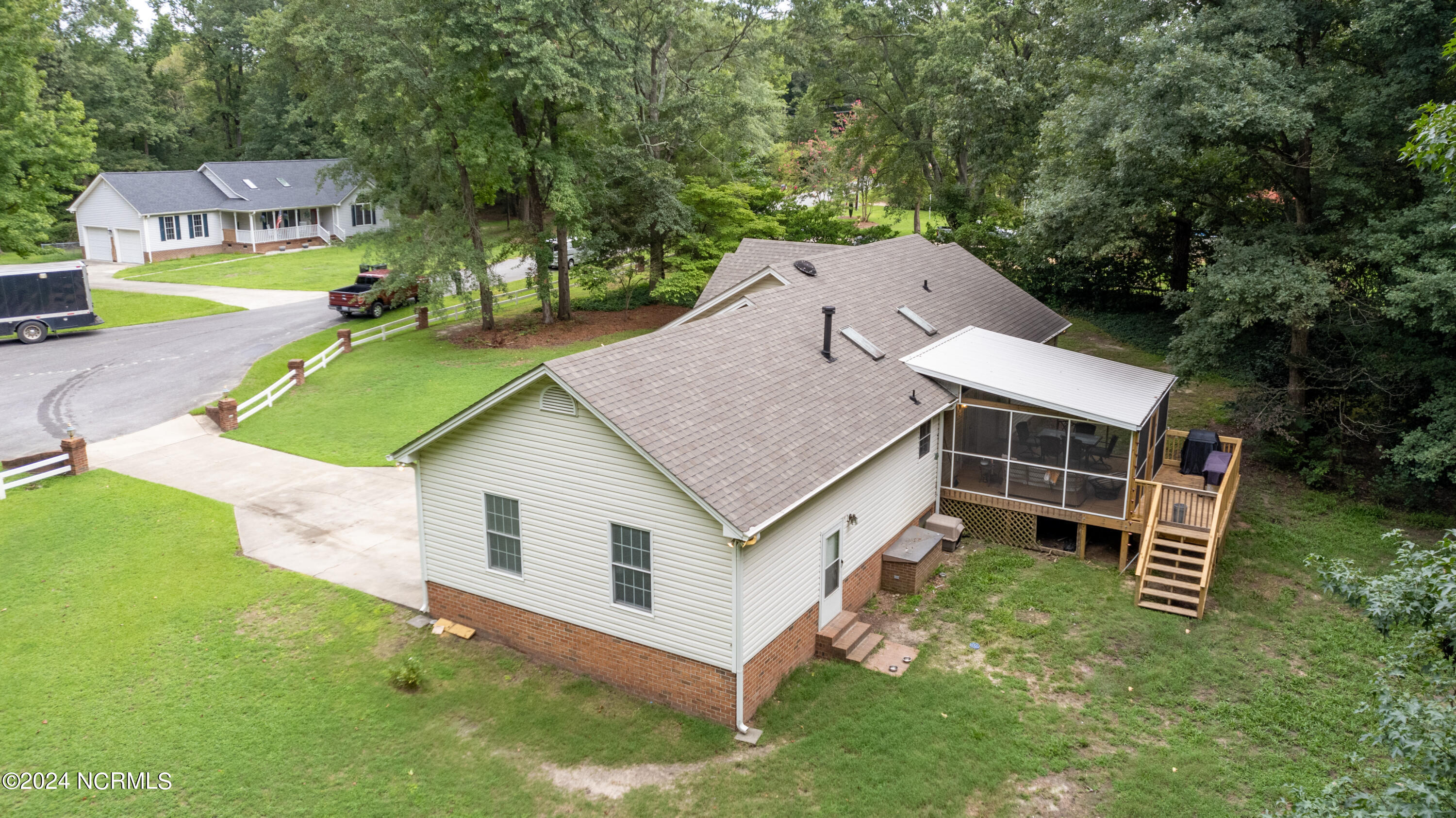 104 Angel Place Property Photo 27