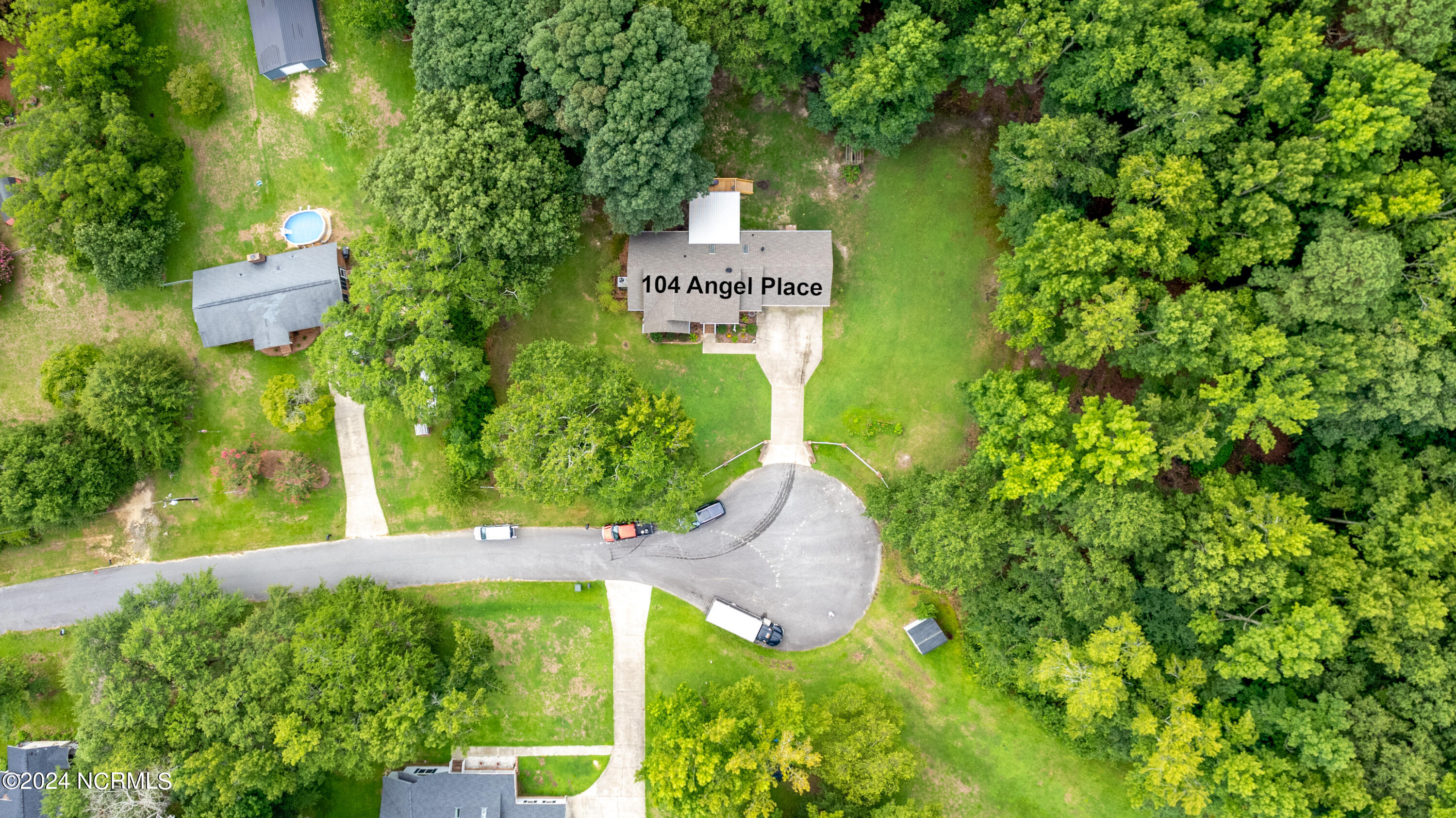 104 Angel Place Property Photo 30