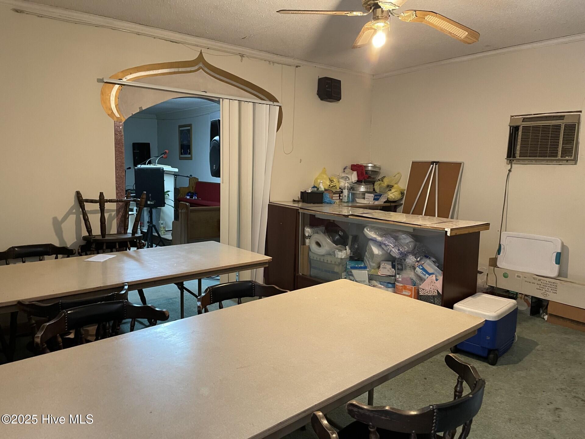 1117 W 3rd Street Property Photo 6