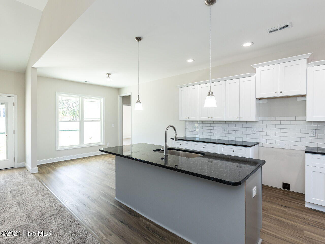 104 Askew Place Property Photo 4