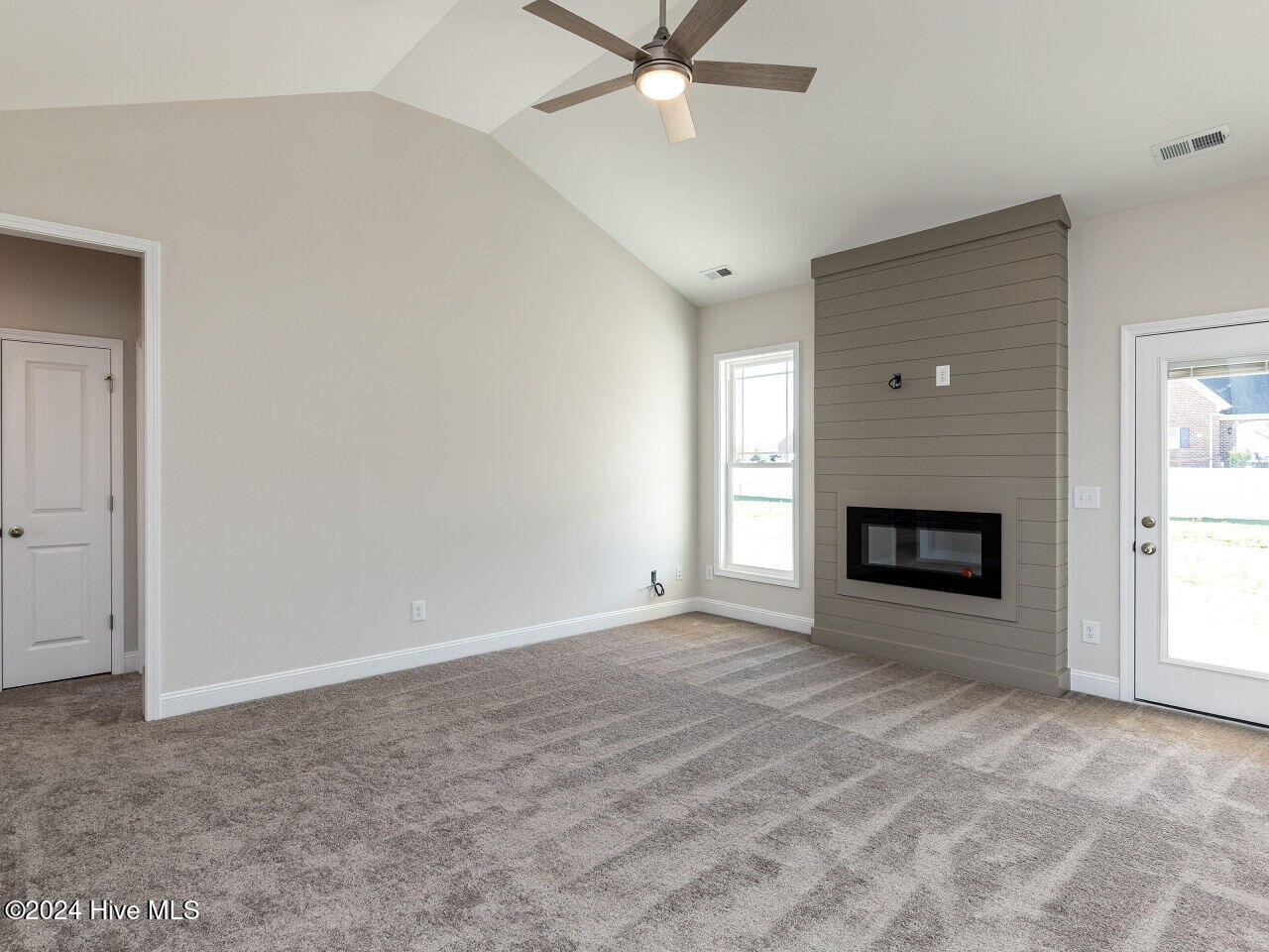 104 Askew Place Property Photo 5