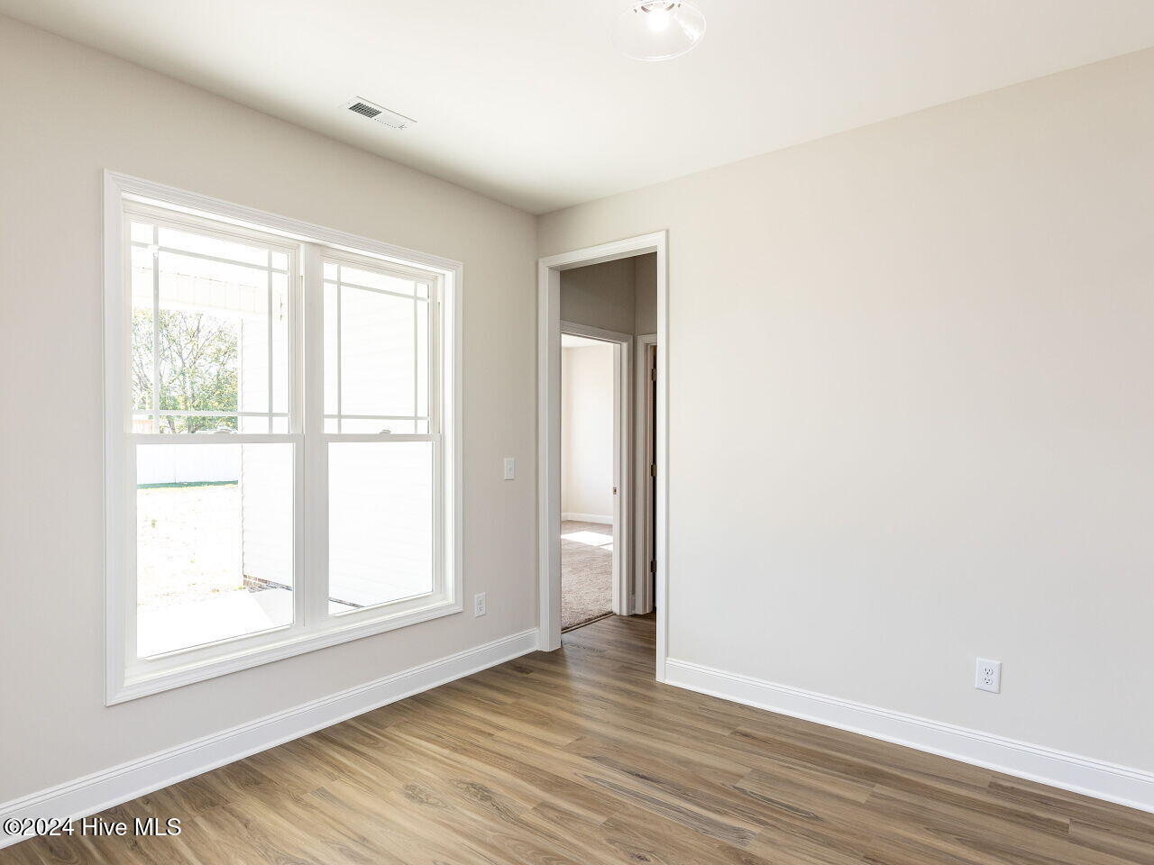 104 Askew Place Property Photo 8
