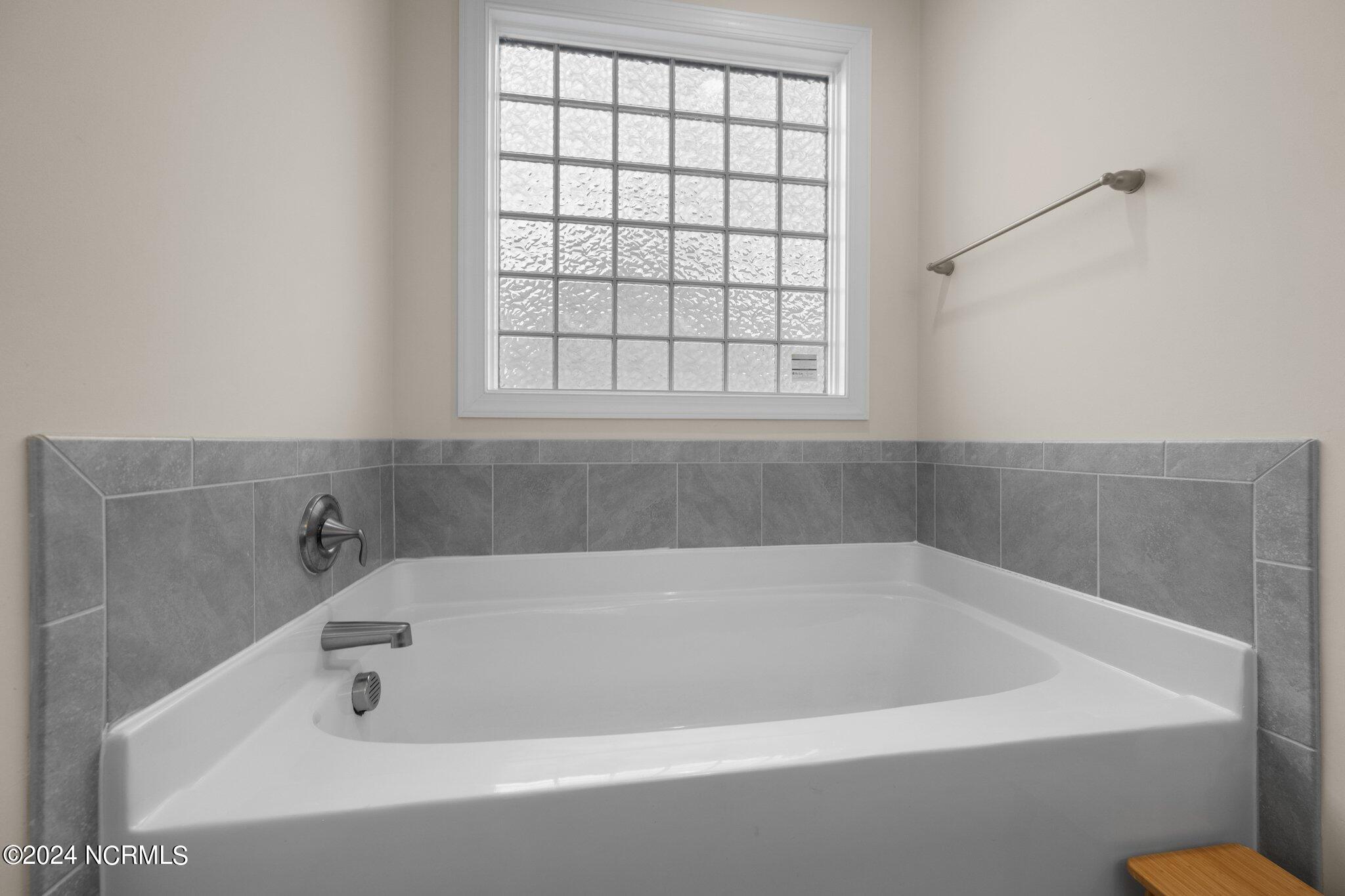 102 Burrington Lane Property Photo 15