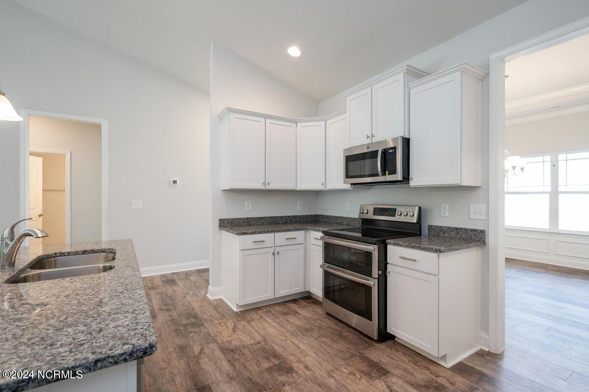 1213 St Simons Drive Property Photo 11