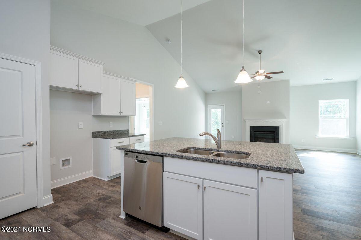 1213 St Simons Drive Property Photo 13