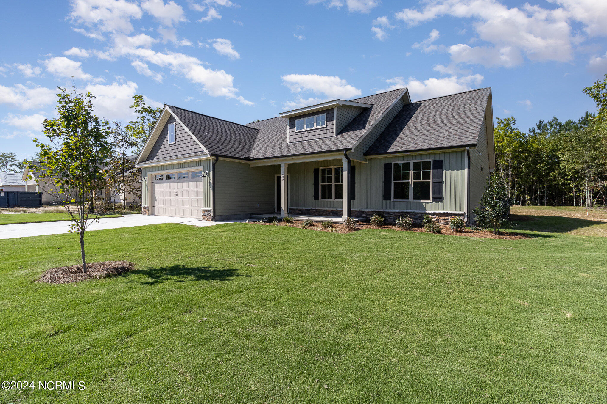 609 Tuscany Circle Property Photo 3