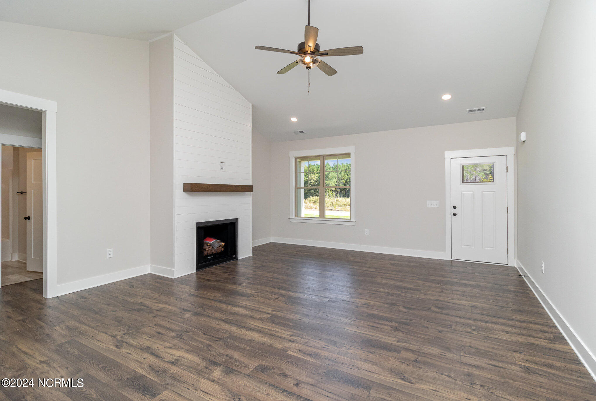 609 Tuscany Circle Property Photo 7
