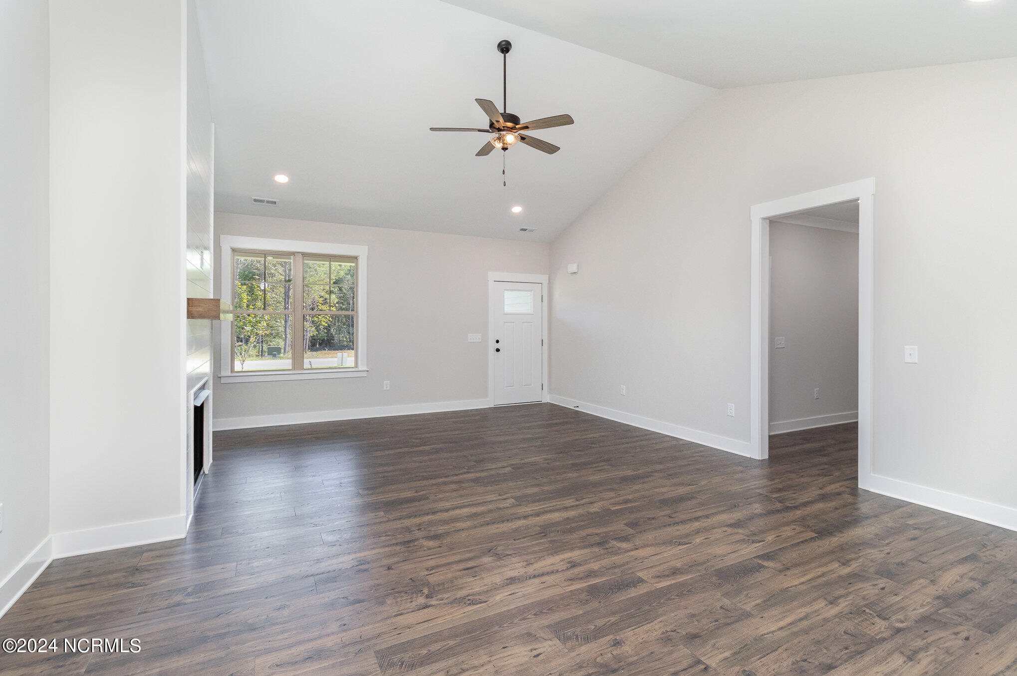 609 Tuscany Circle Property Photo 8