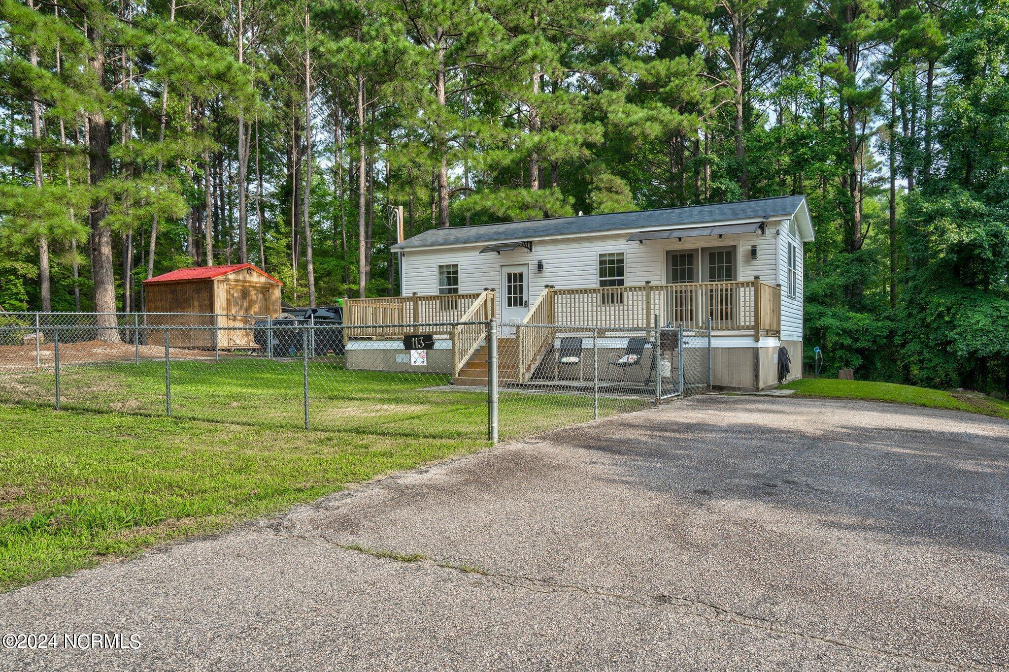 113 Winnebago Loop Property Photo 2